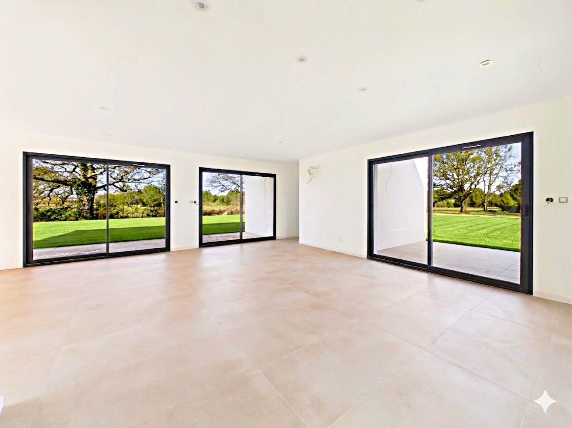 Photo 4 of the listing.