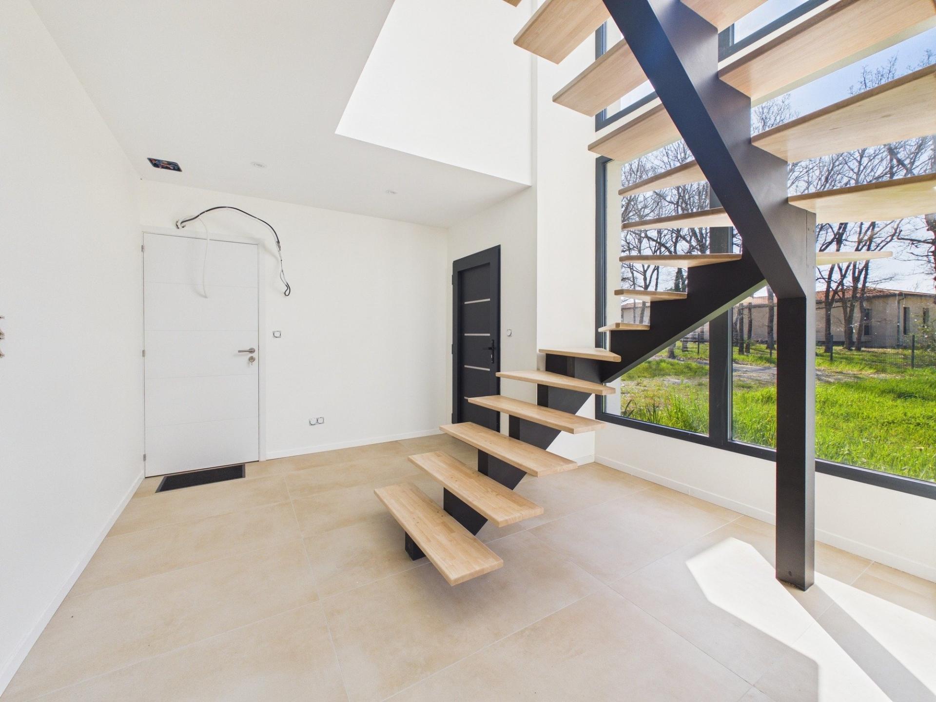 Photo 10 of the listing.