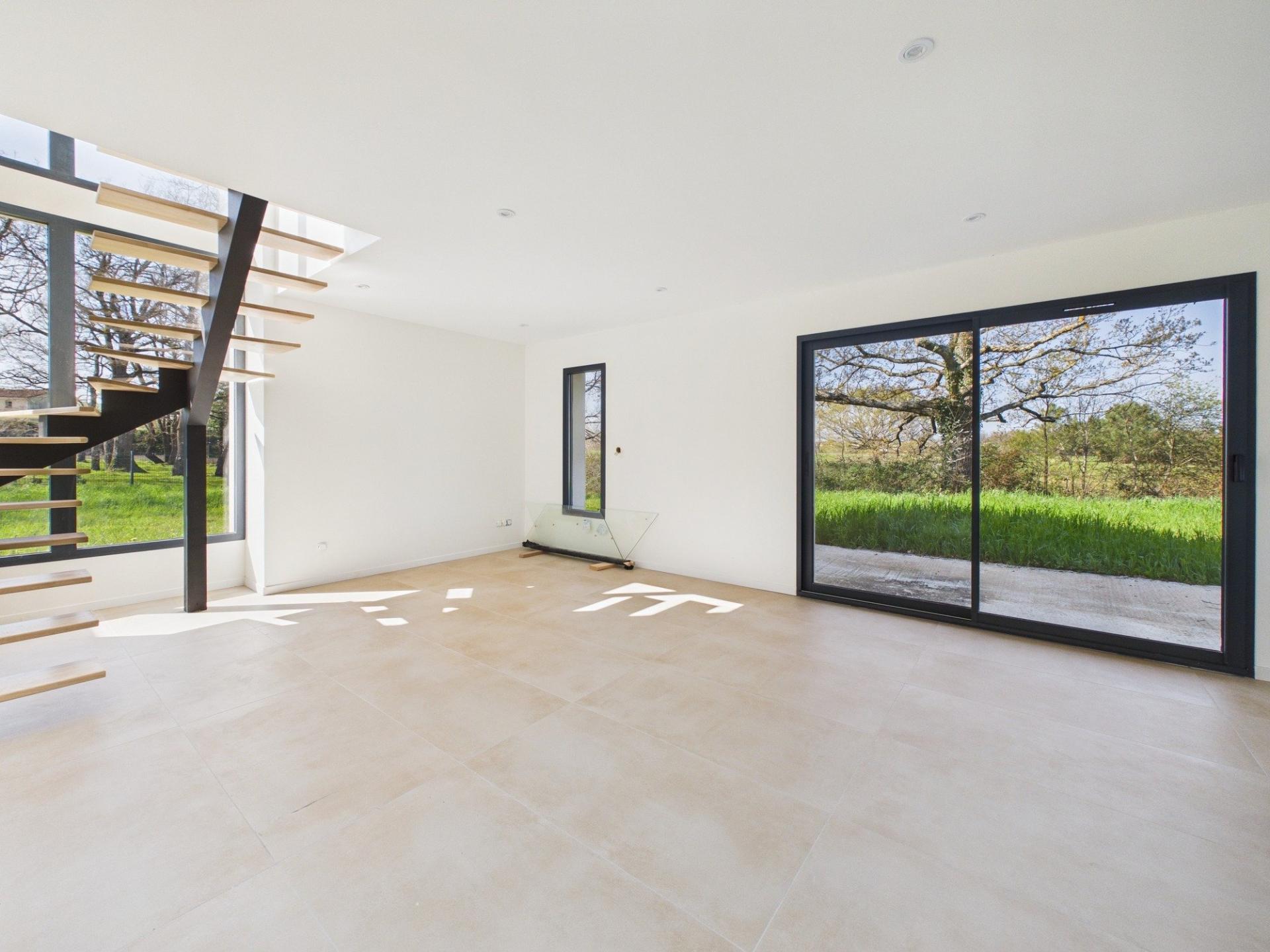 Photo 11 of the listing.