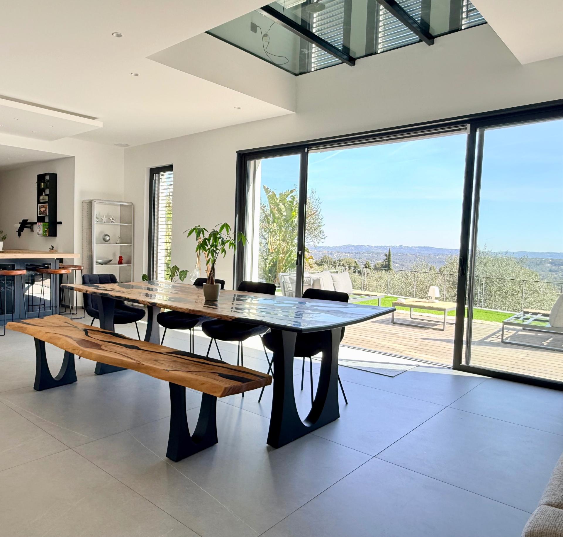 Photo 11 of the listing.