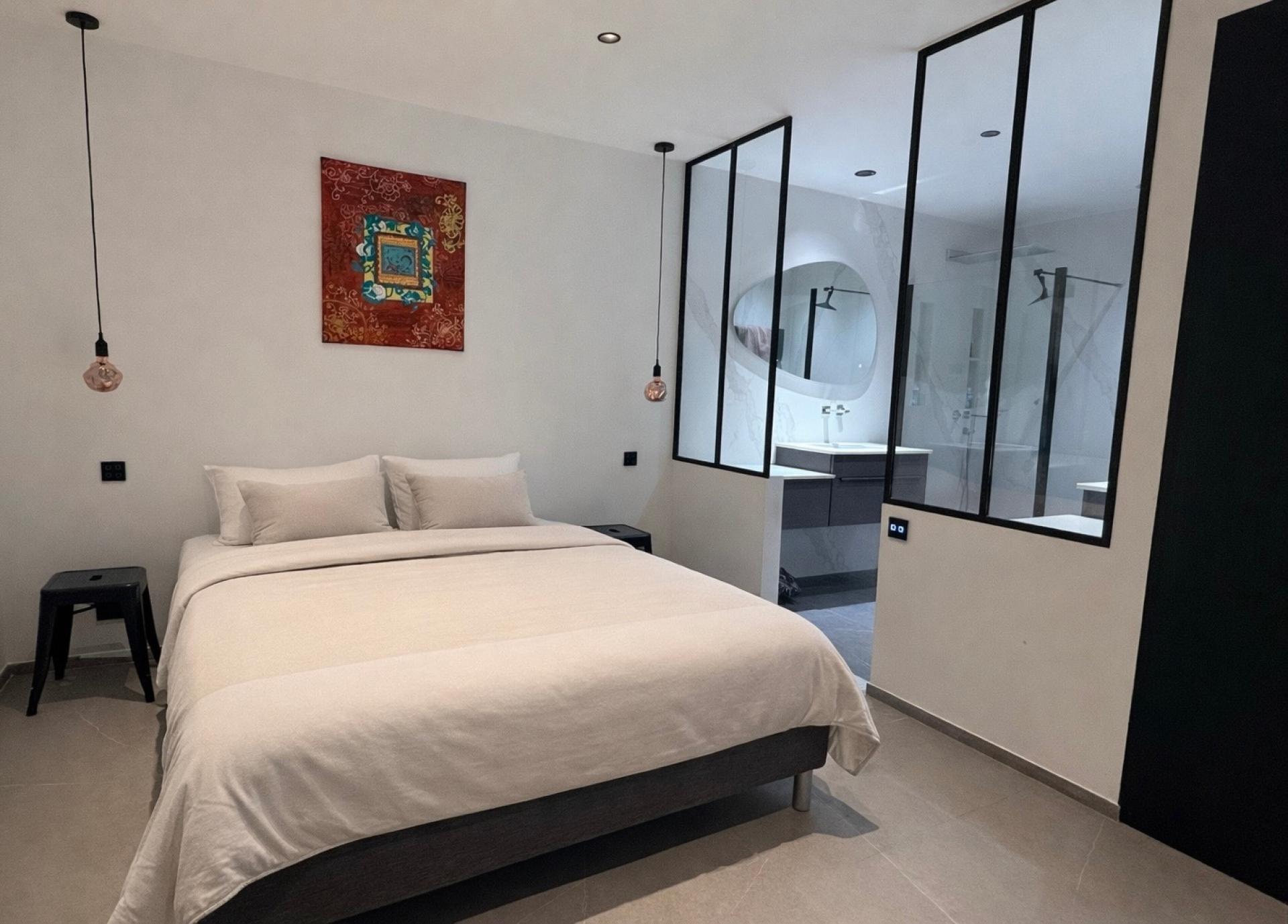 Photo 8 of the listing.