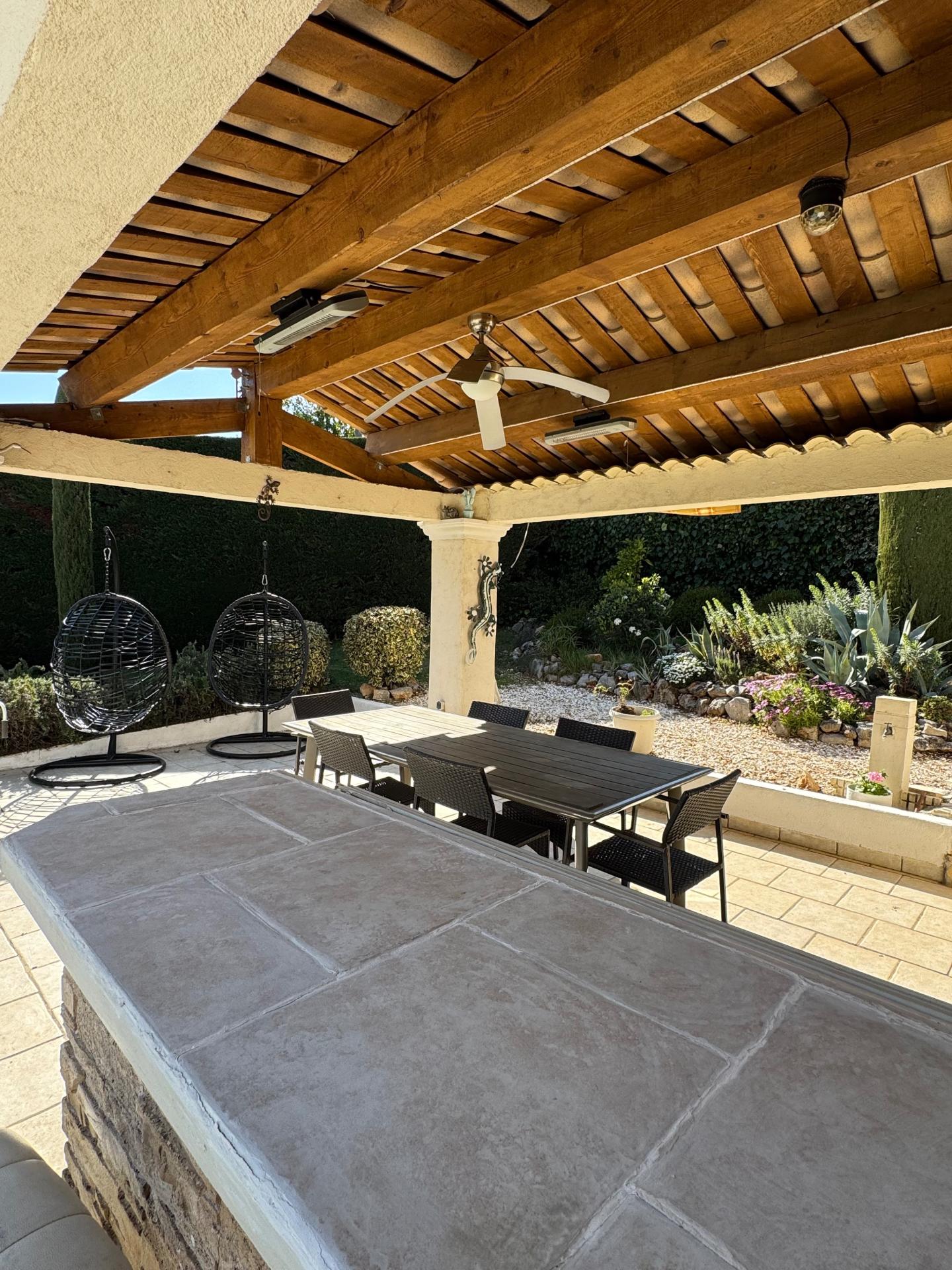 Photo 3 of the listing.