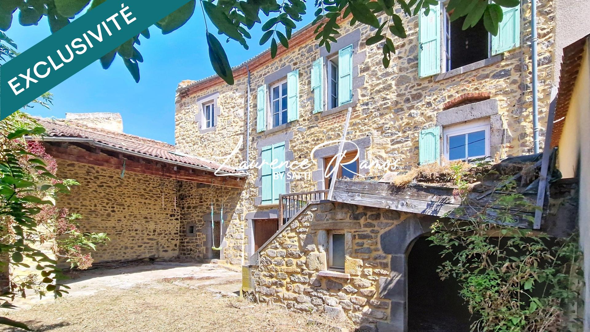 Maison en pierre de caractère avec beau potentiel