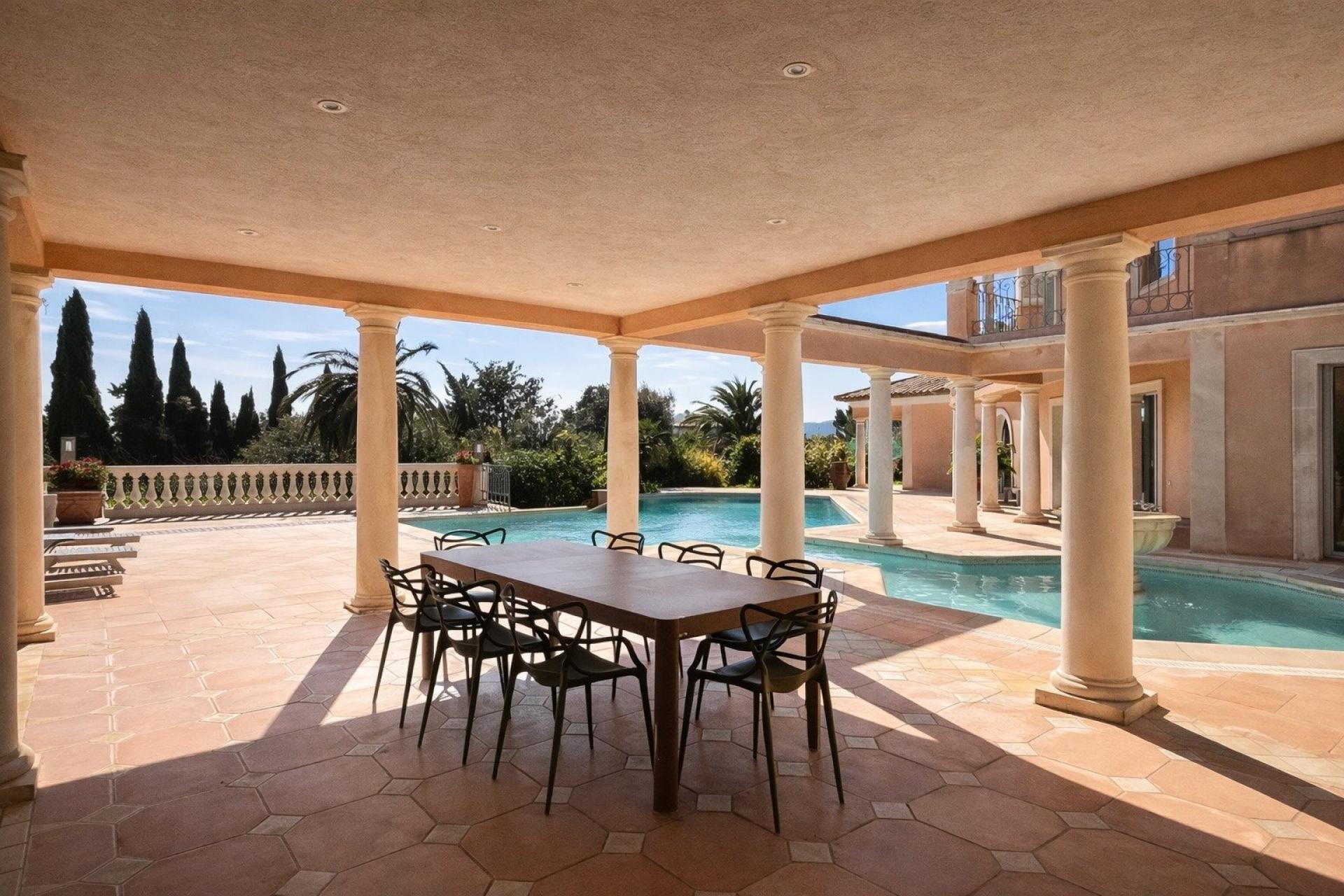 Photo 7 of the listing.