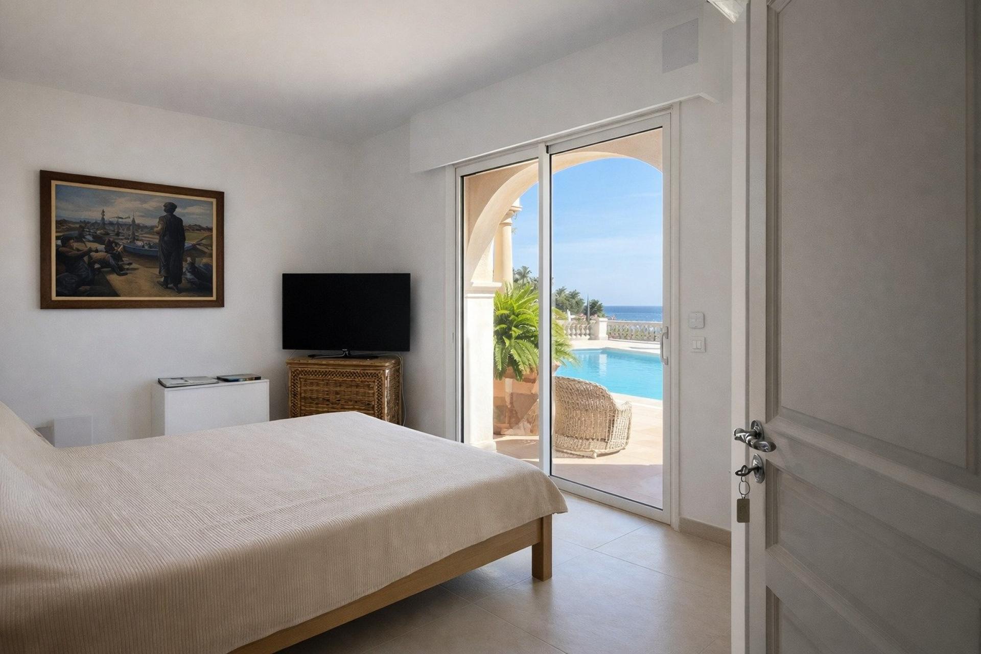 Photo 11 of the listing.