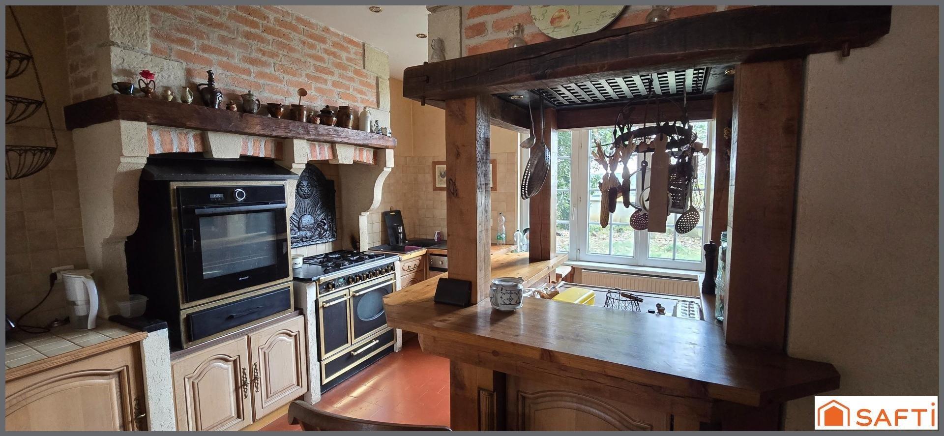 Photo 5 of the listing.