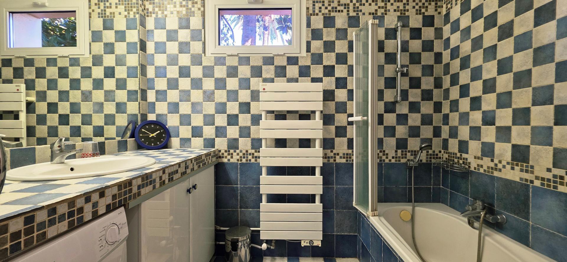 Photo 11 of the listing.