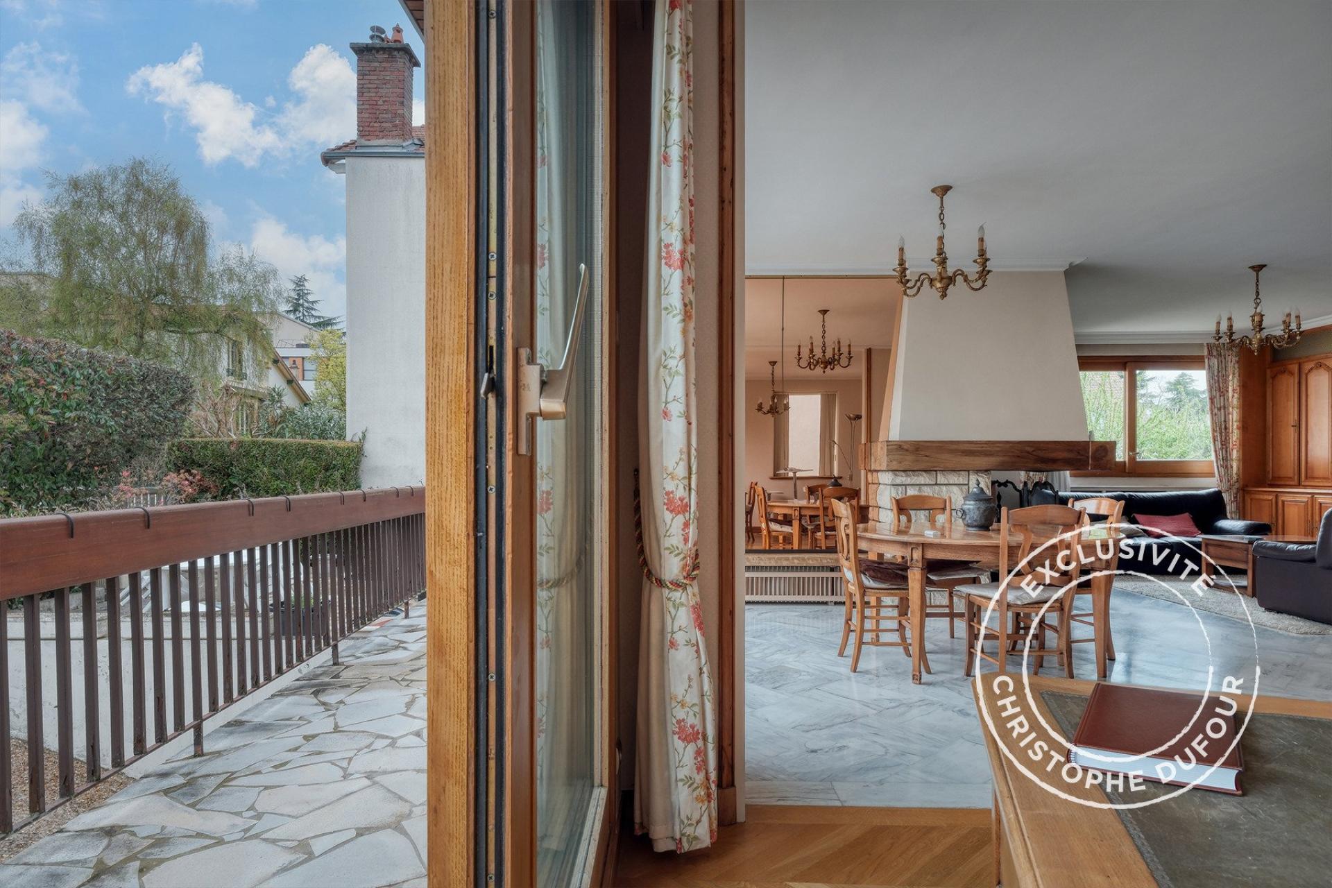 Photo 3 of the listing.