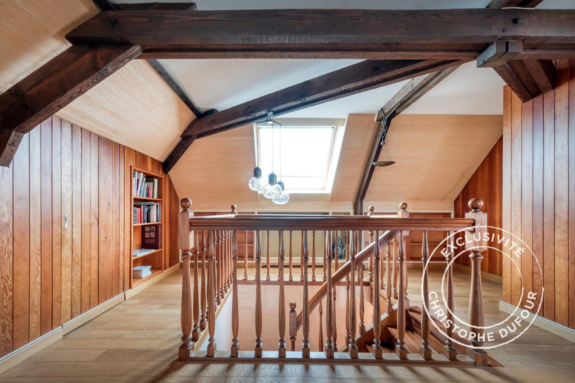 Photo 8 of the listing.