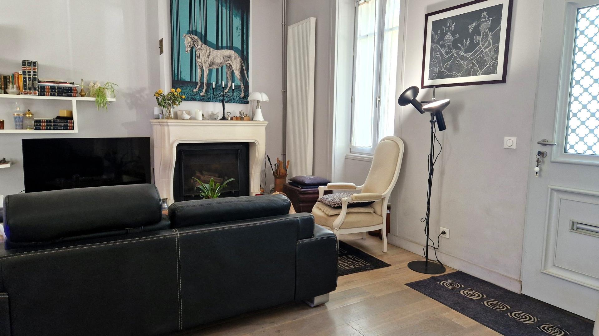 Photo 5 of the listing.