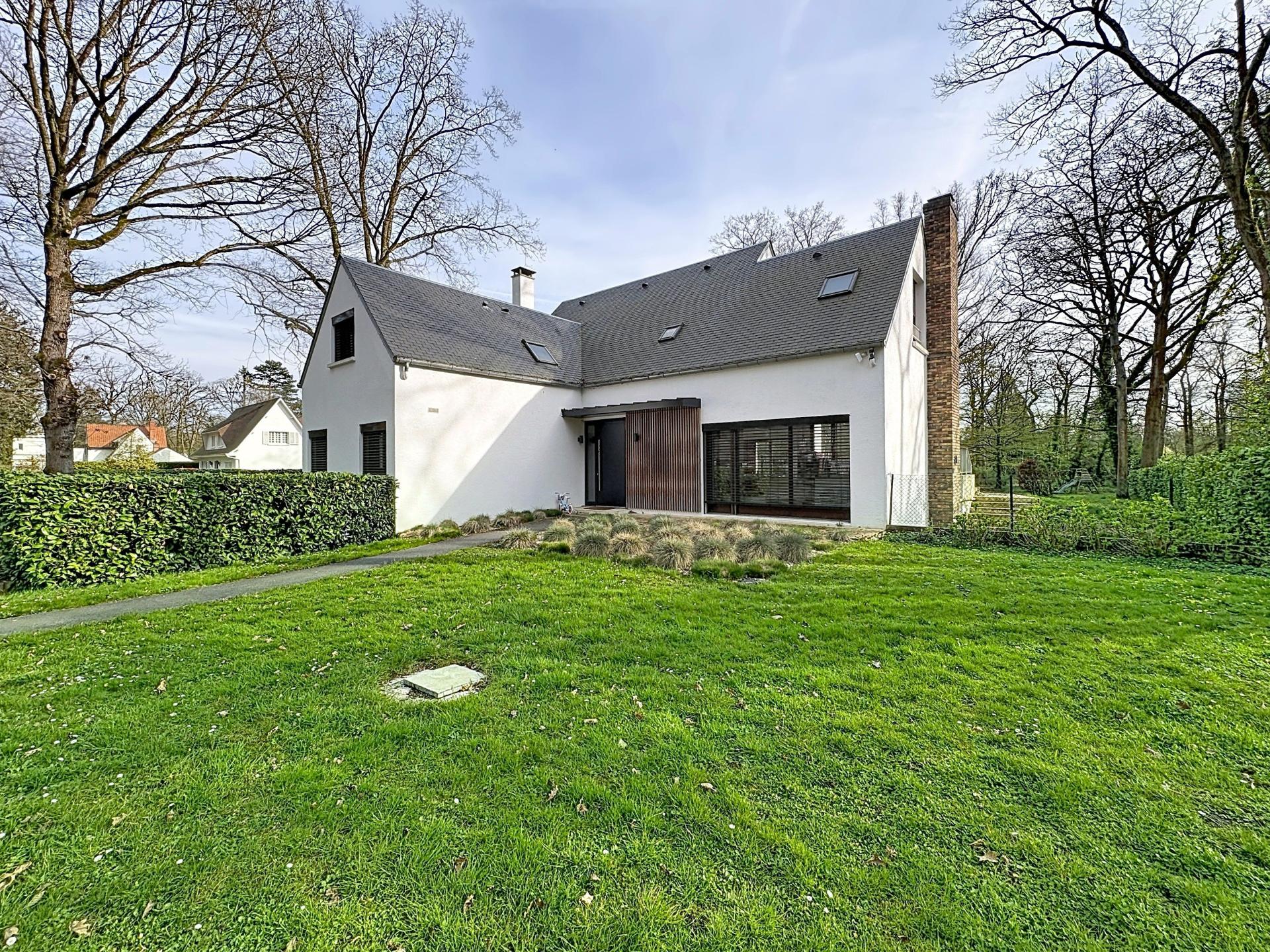 Photo 3 of the listing.