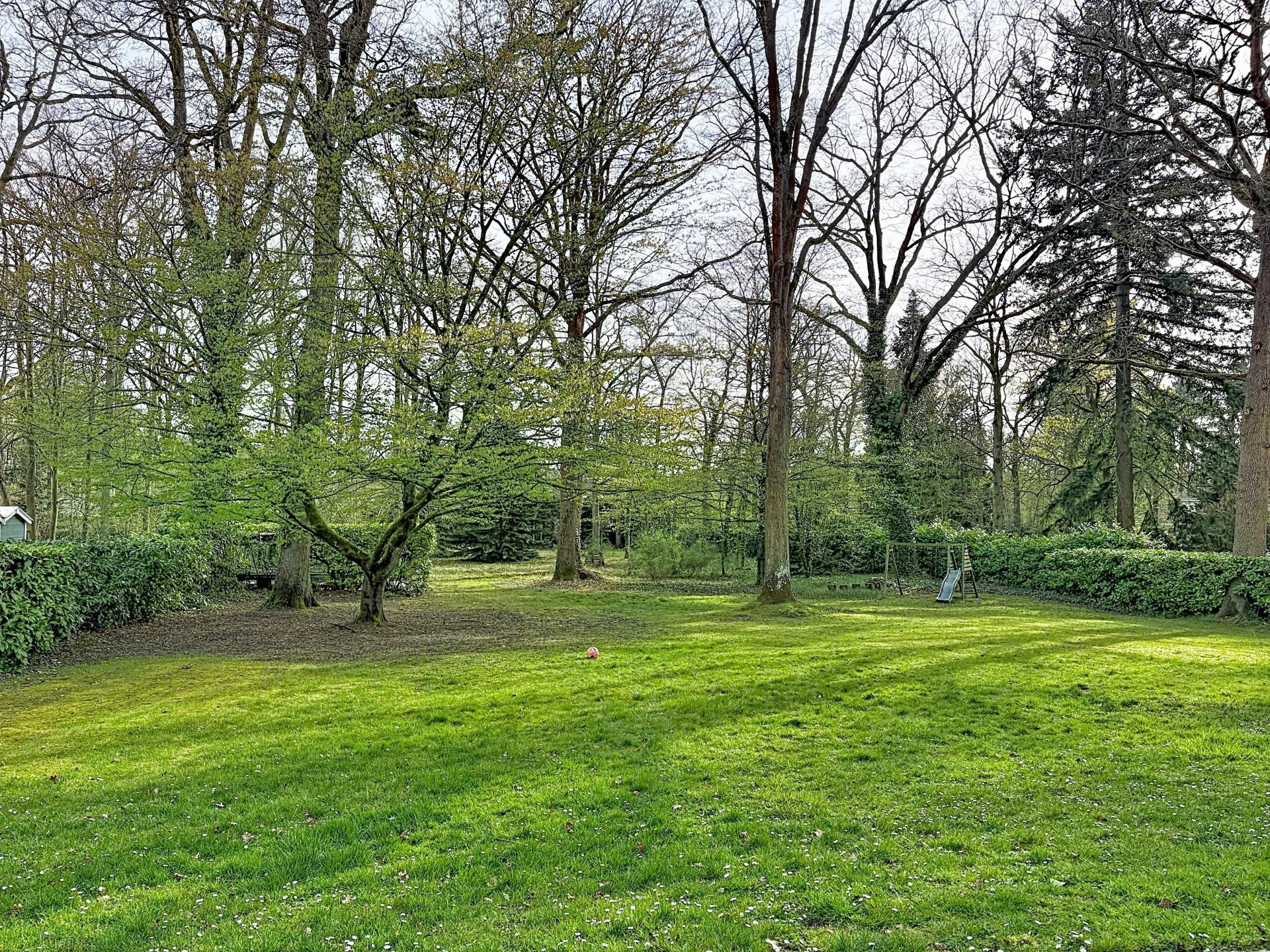 Photo 2 of the listing.