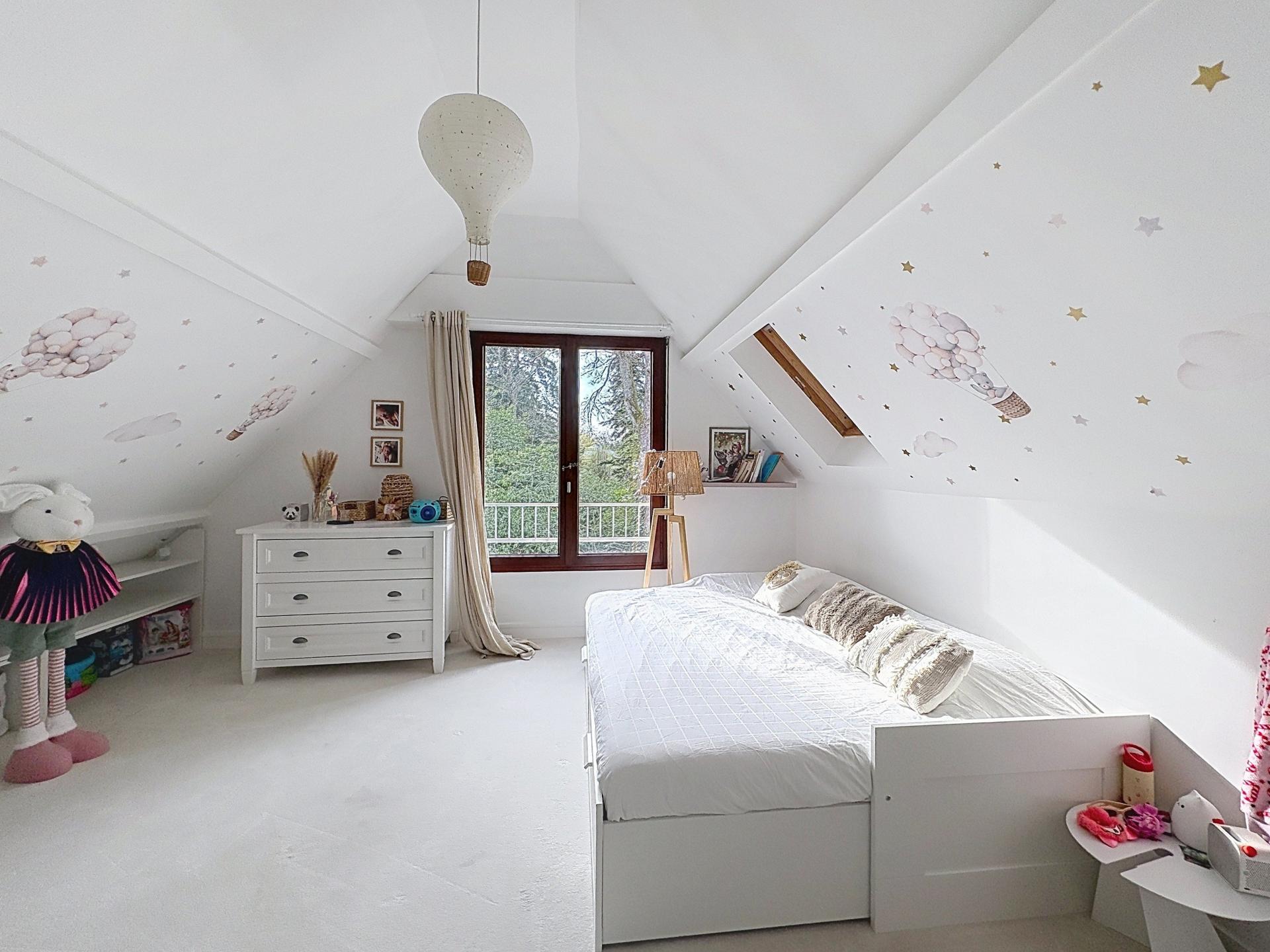 Photo 16 of the listing.