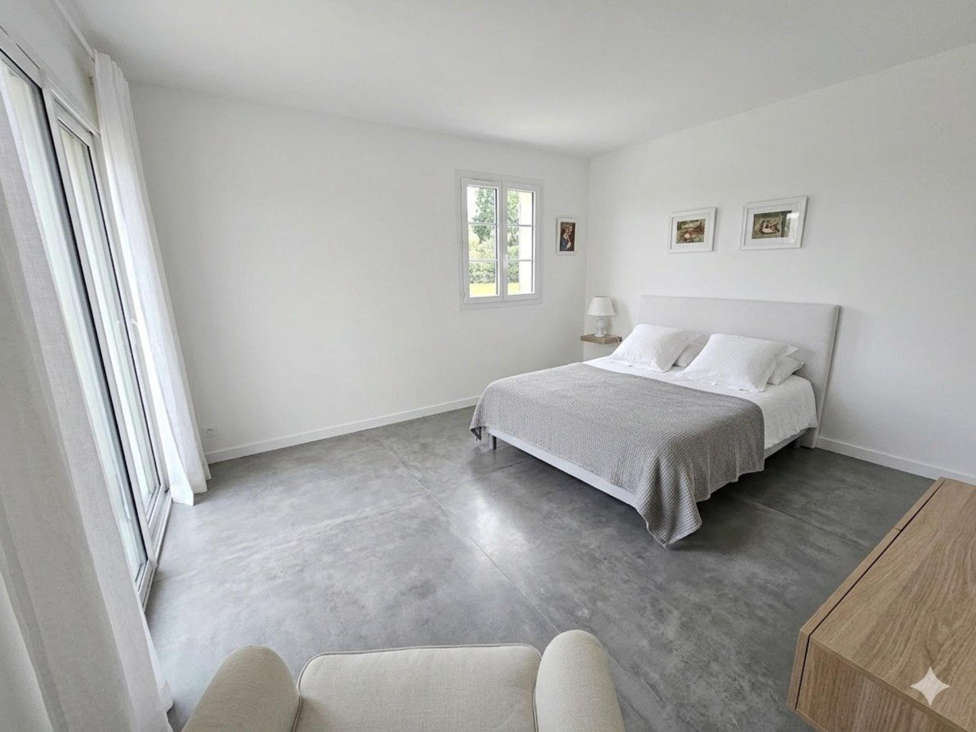 Photo 7 of the listing.