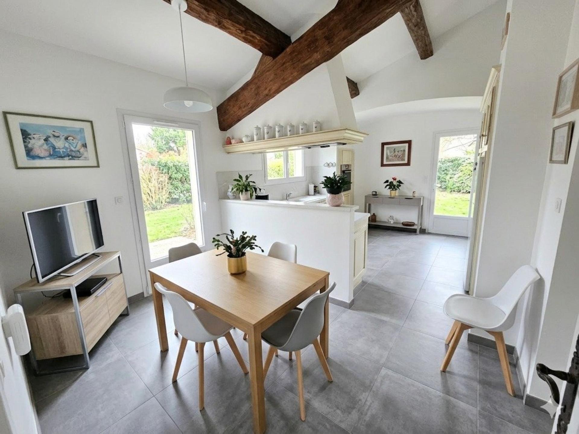 Photo 6 of the listing.
