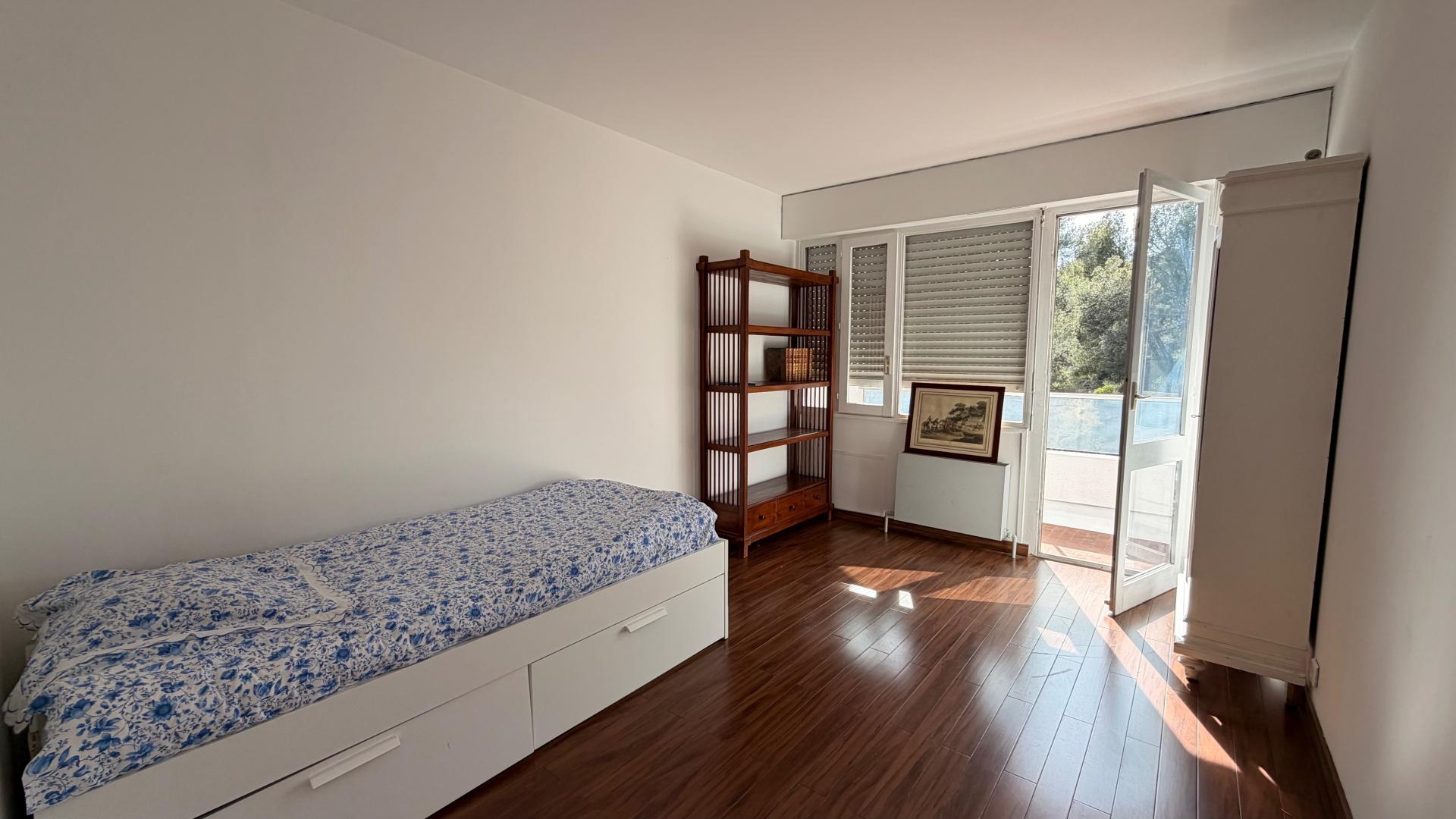 Photo 9 of the listing.