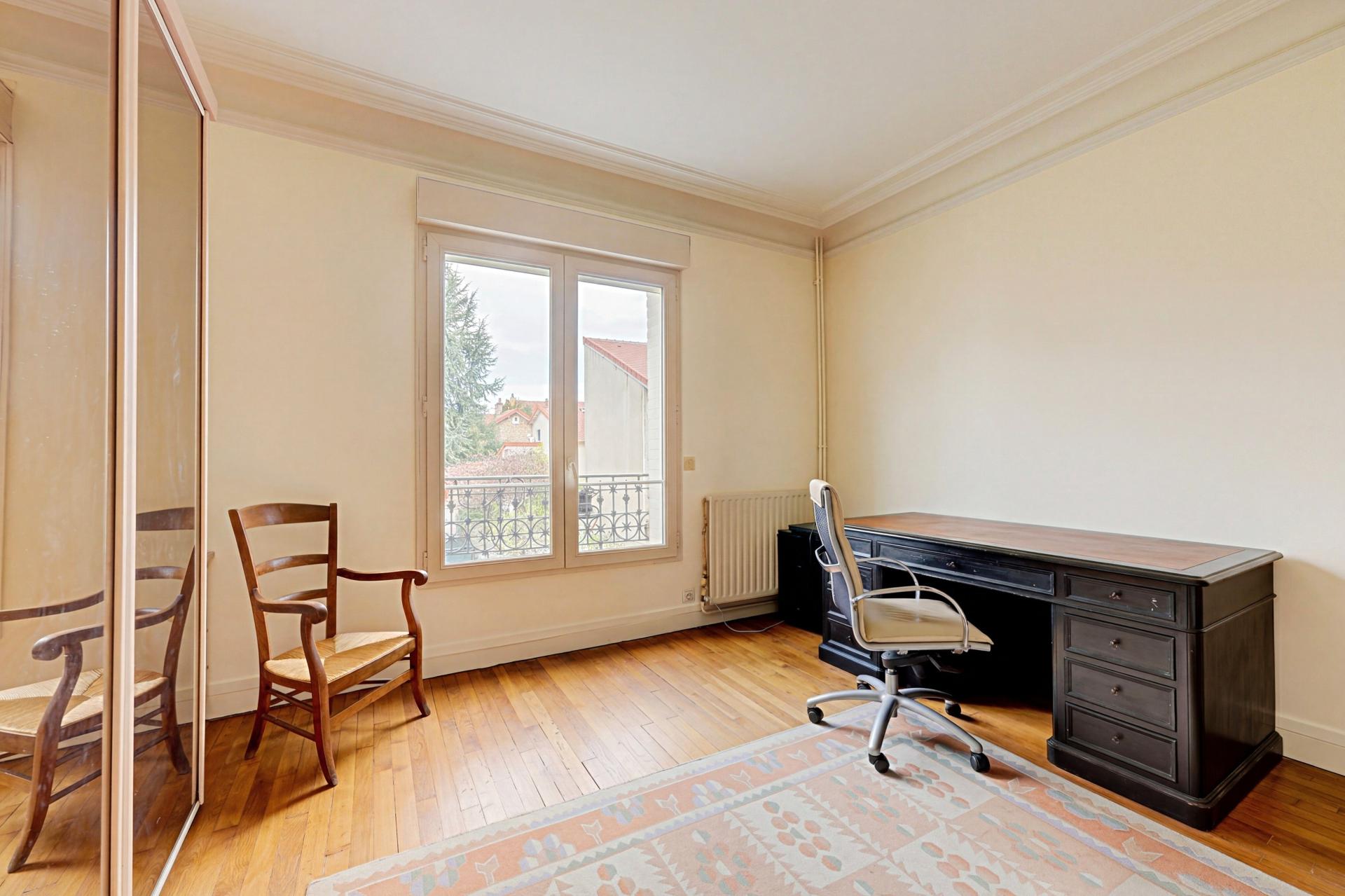 Photo 10 of the listing.