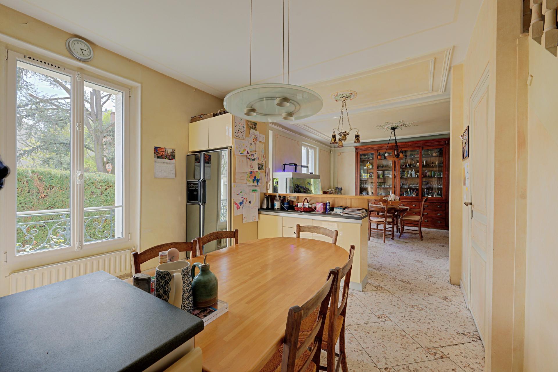 Photo 2 of the listing.