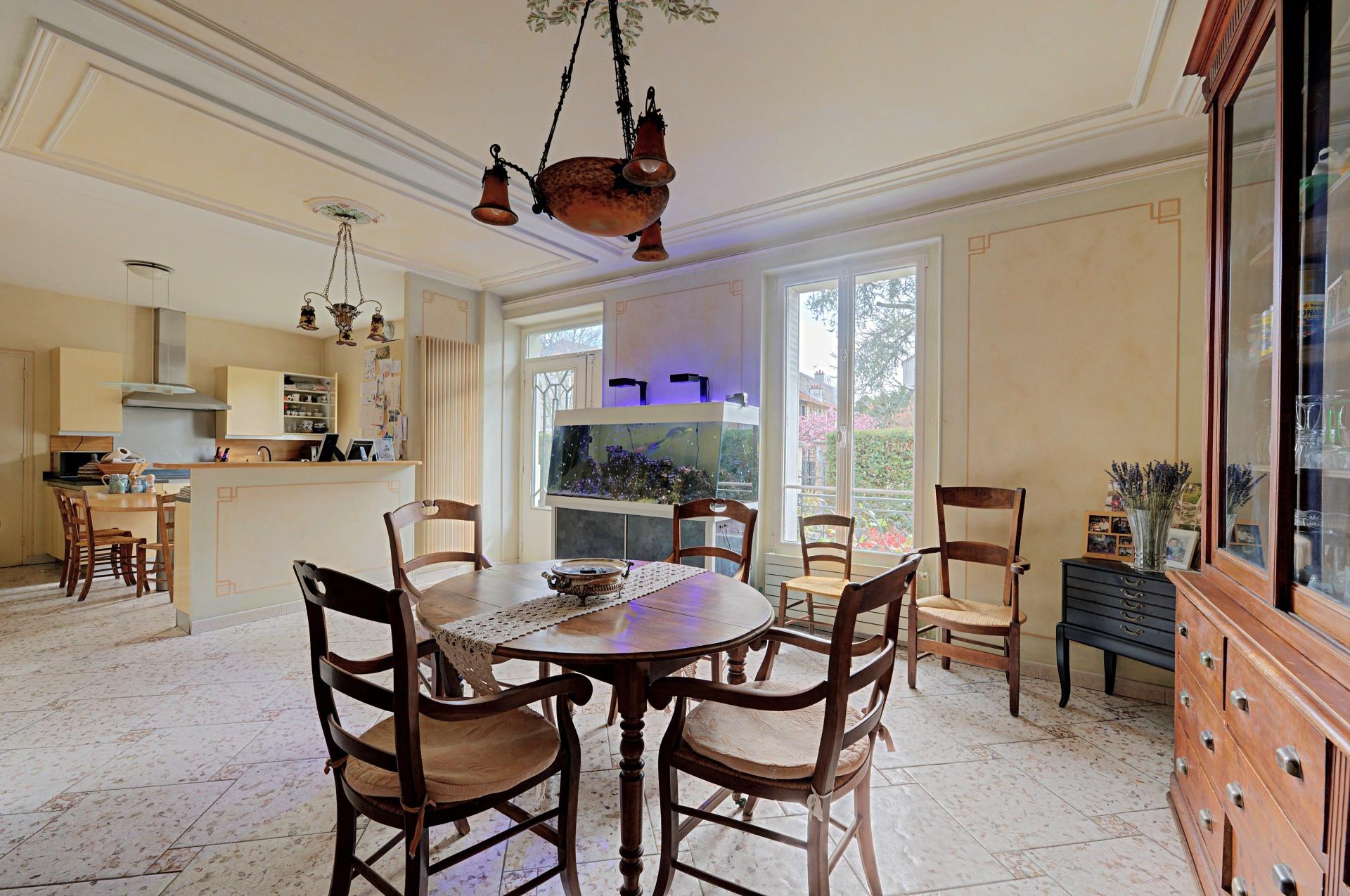 Photo 3 of the listing.