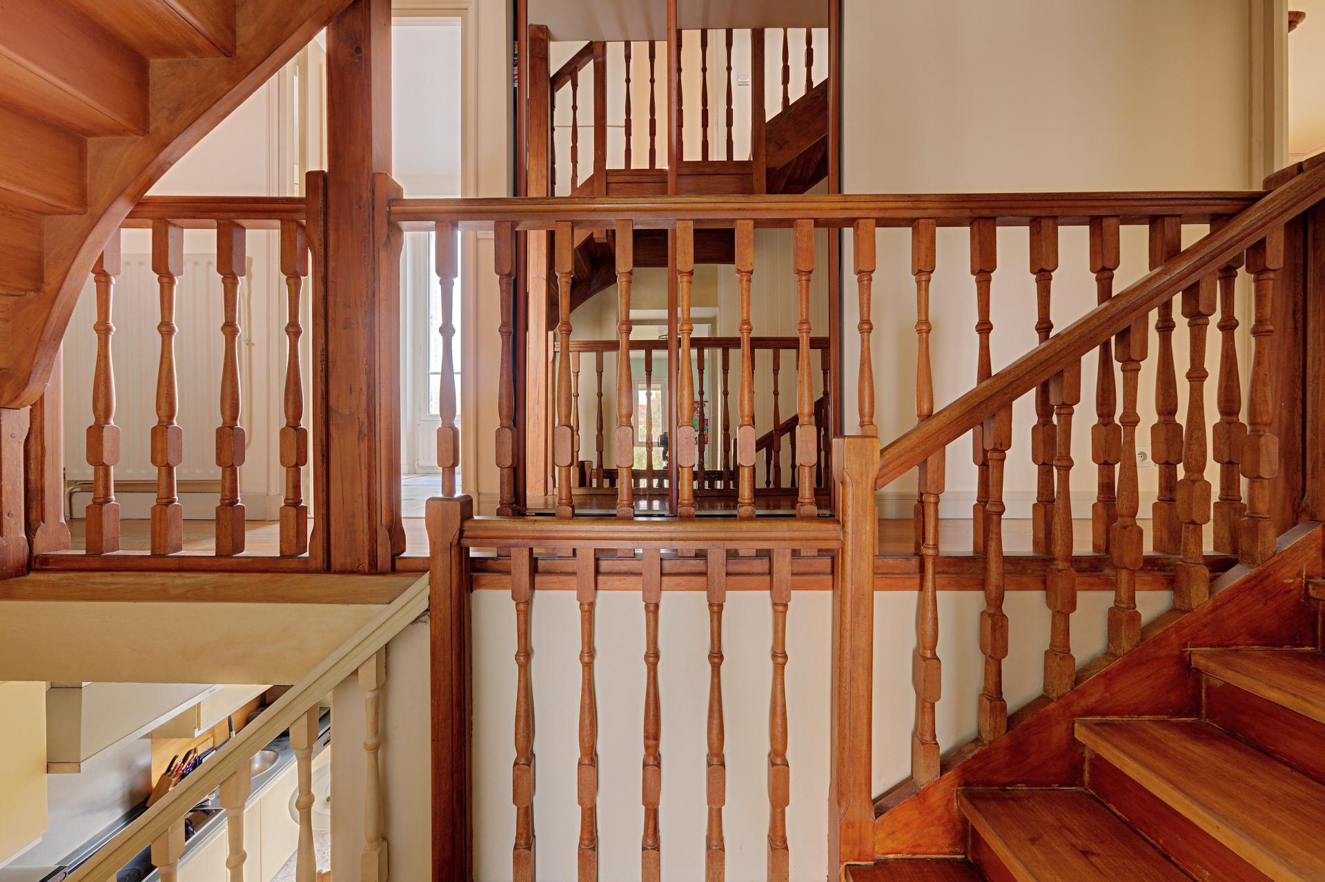 Photo 12 of the listing.