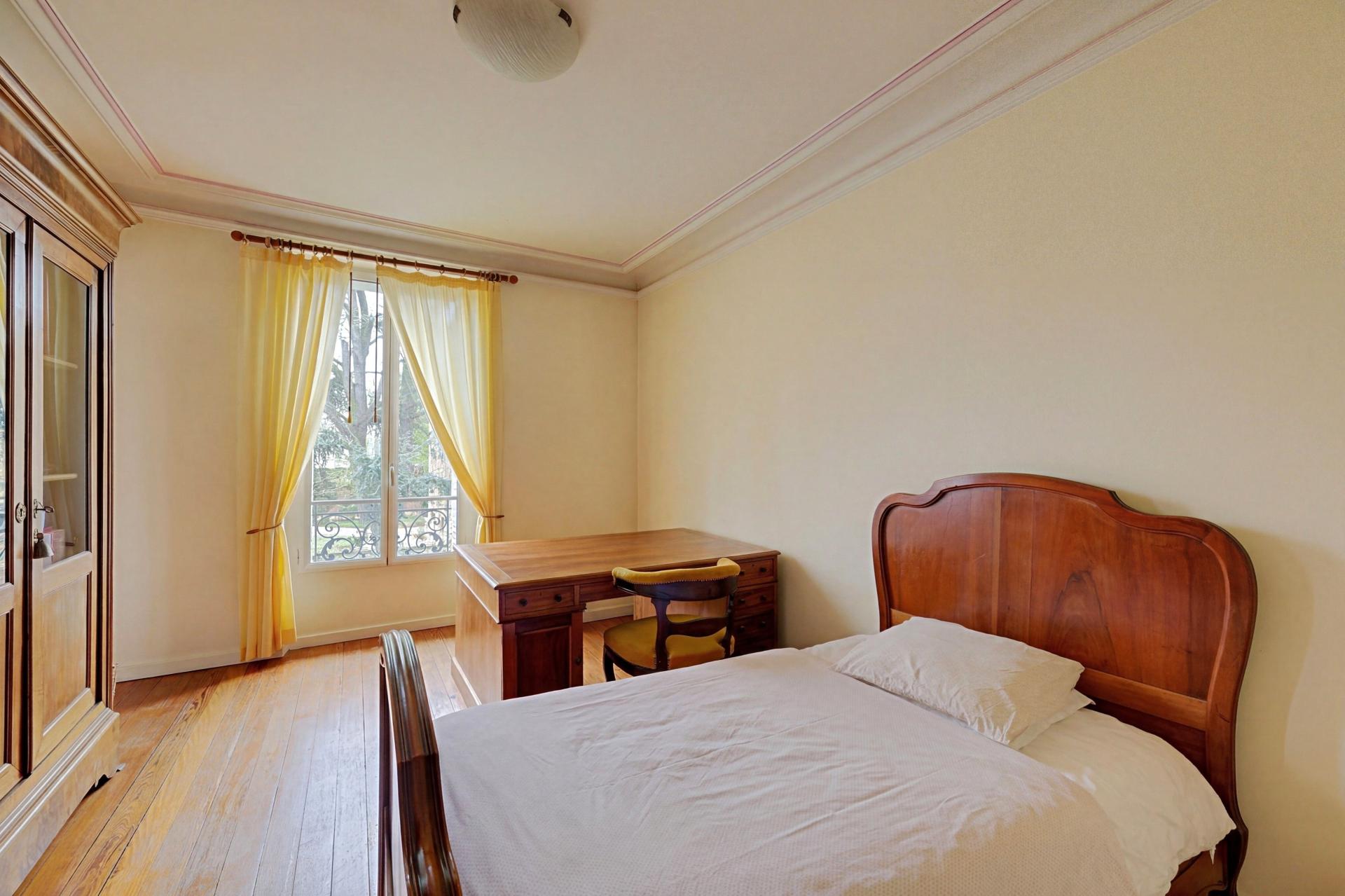 Photo 8 of the listing.