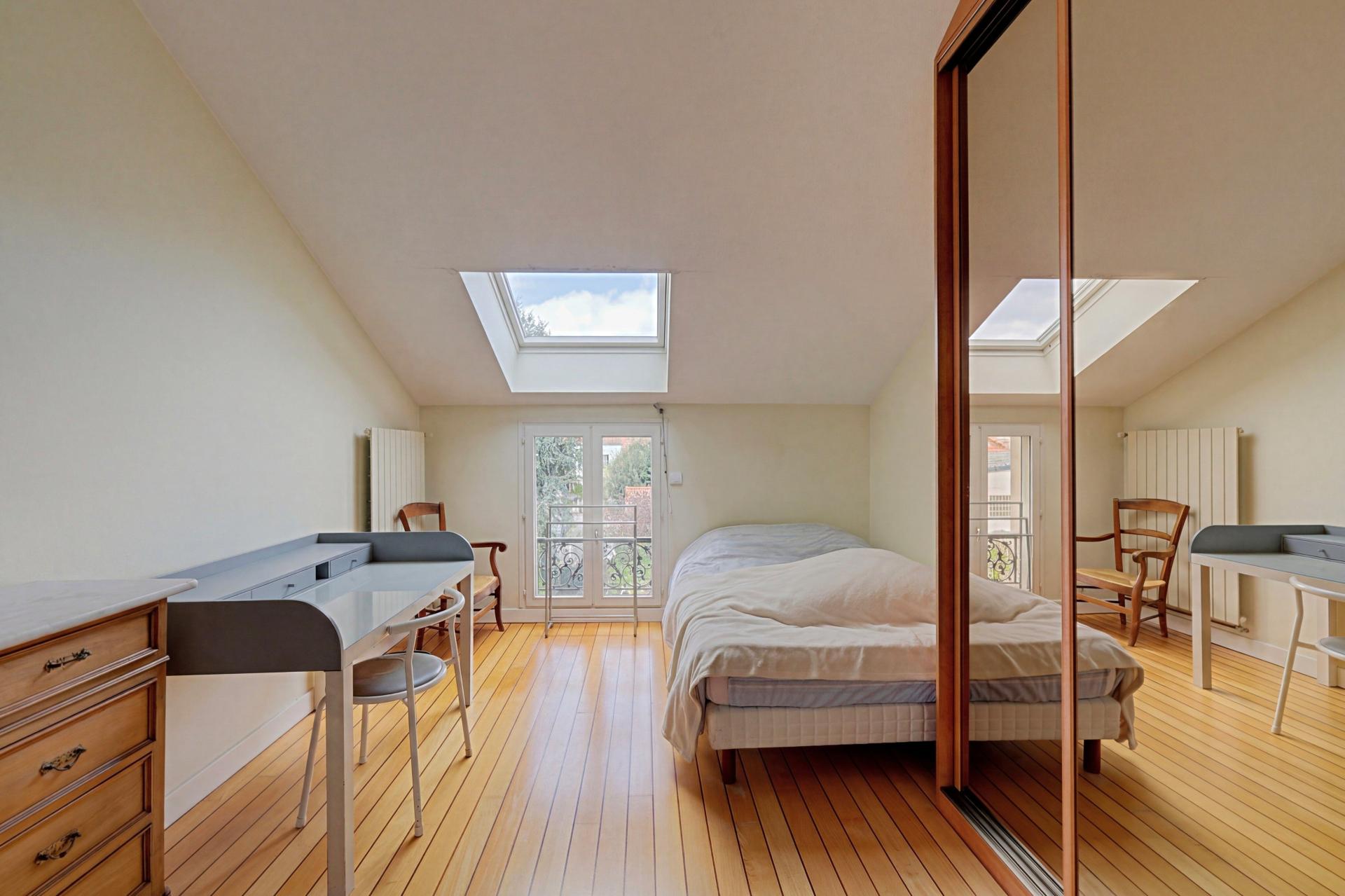 Photo 16 of the listing.