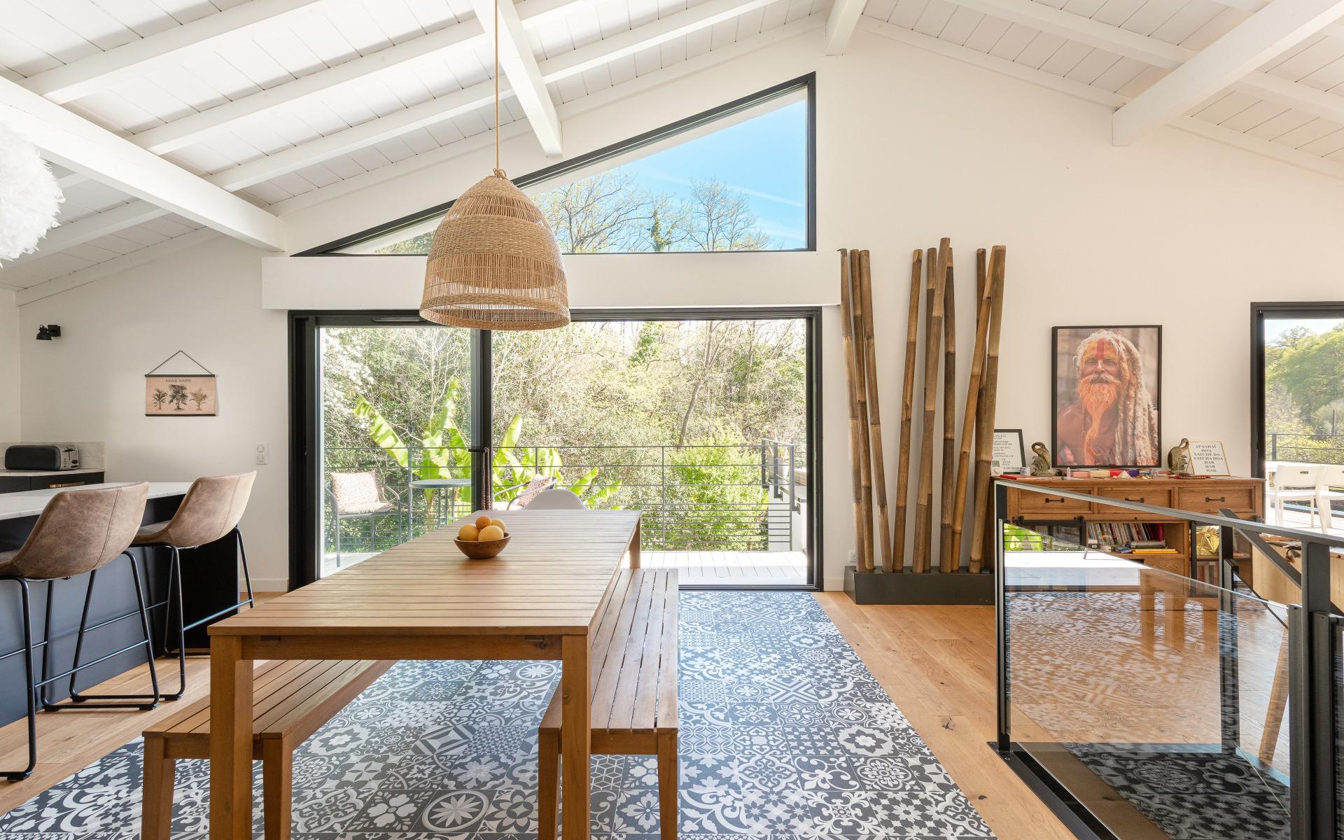 Photo 7 of the listing.