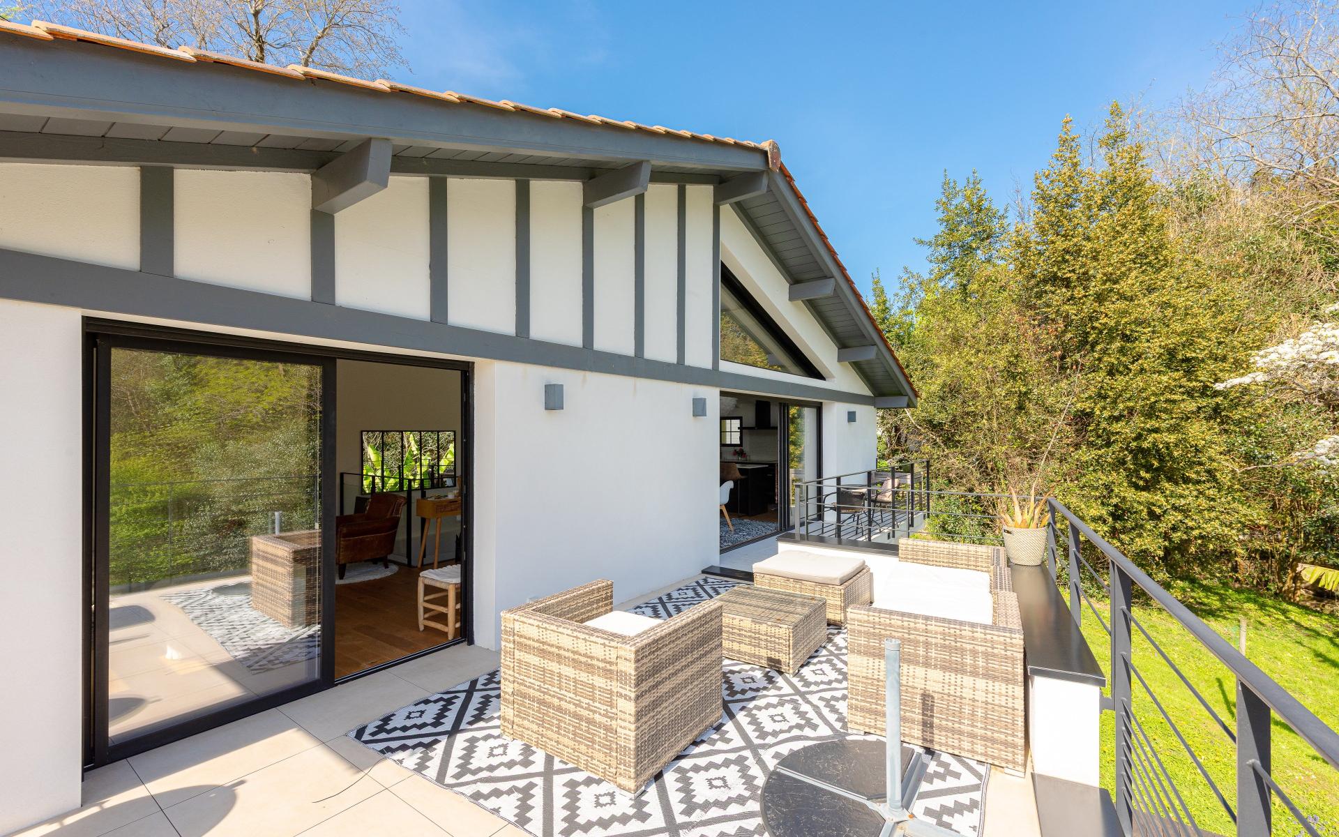 Photo 4 of the listing.