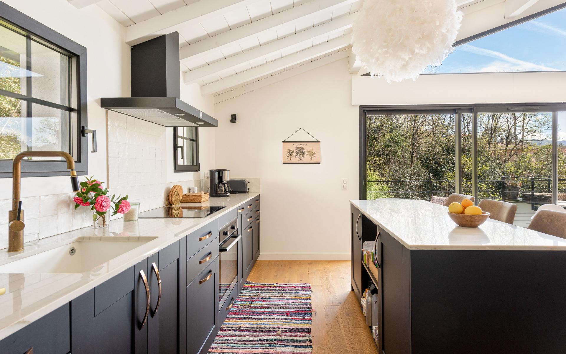 Photo 9 of the listing.