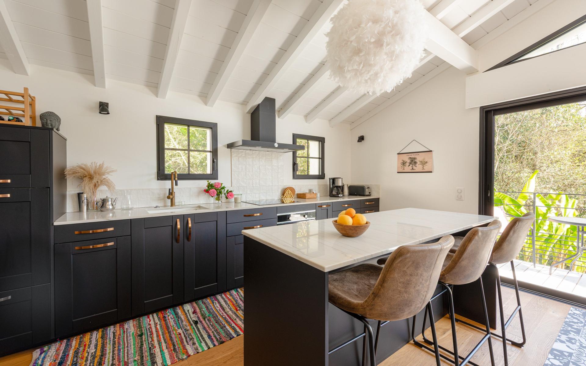 Photo 10 of the listing.