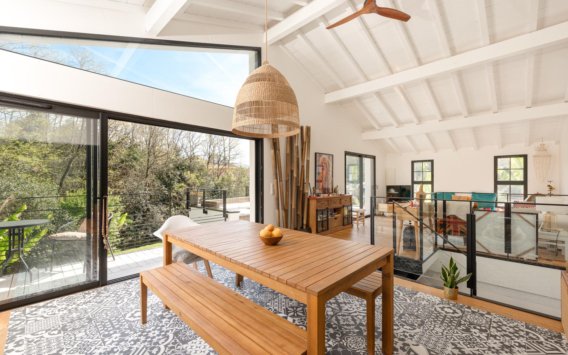 Photo 12 of the listing.