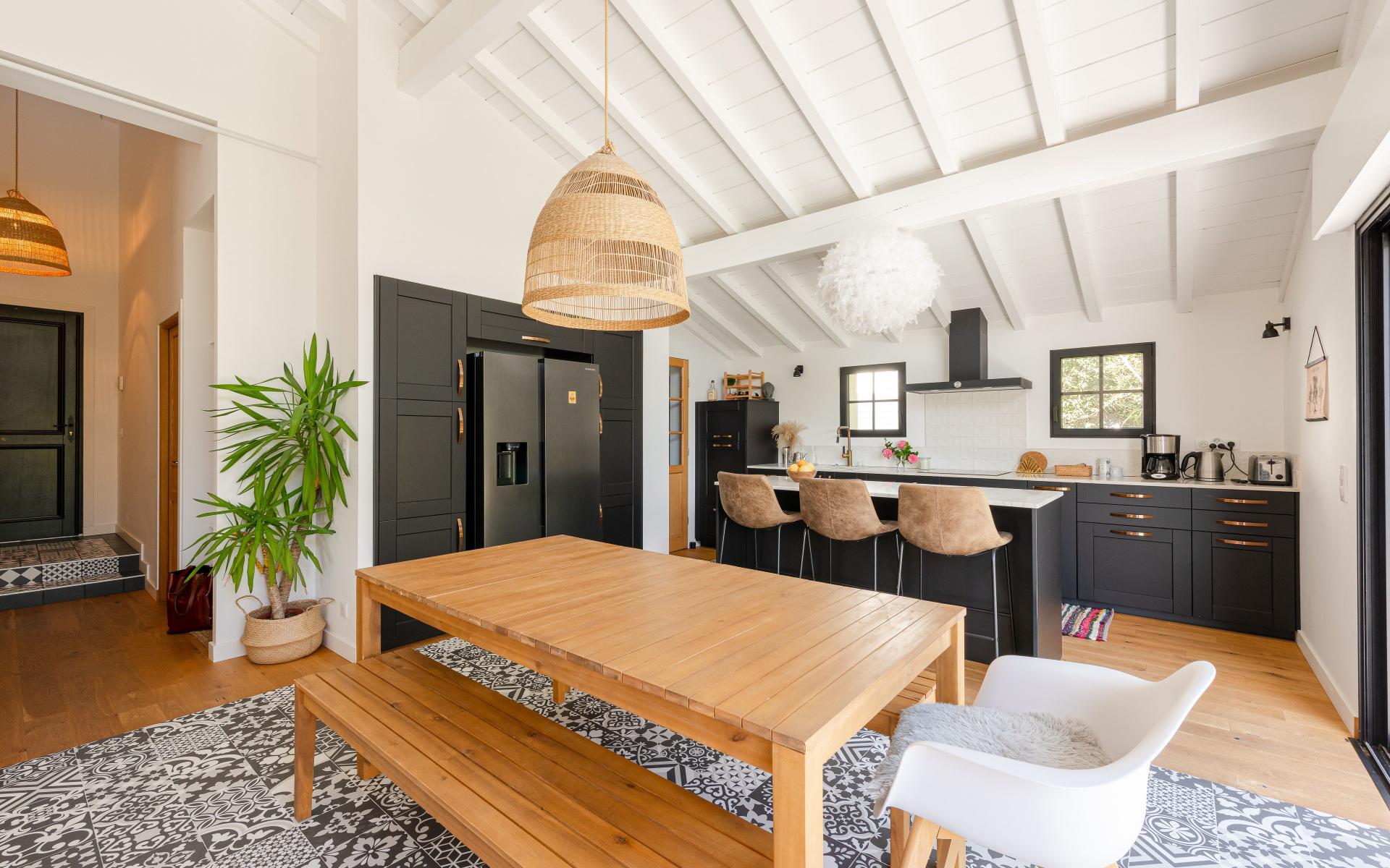 Photo 8 of the listing.