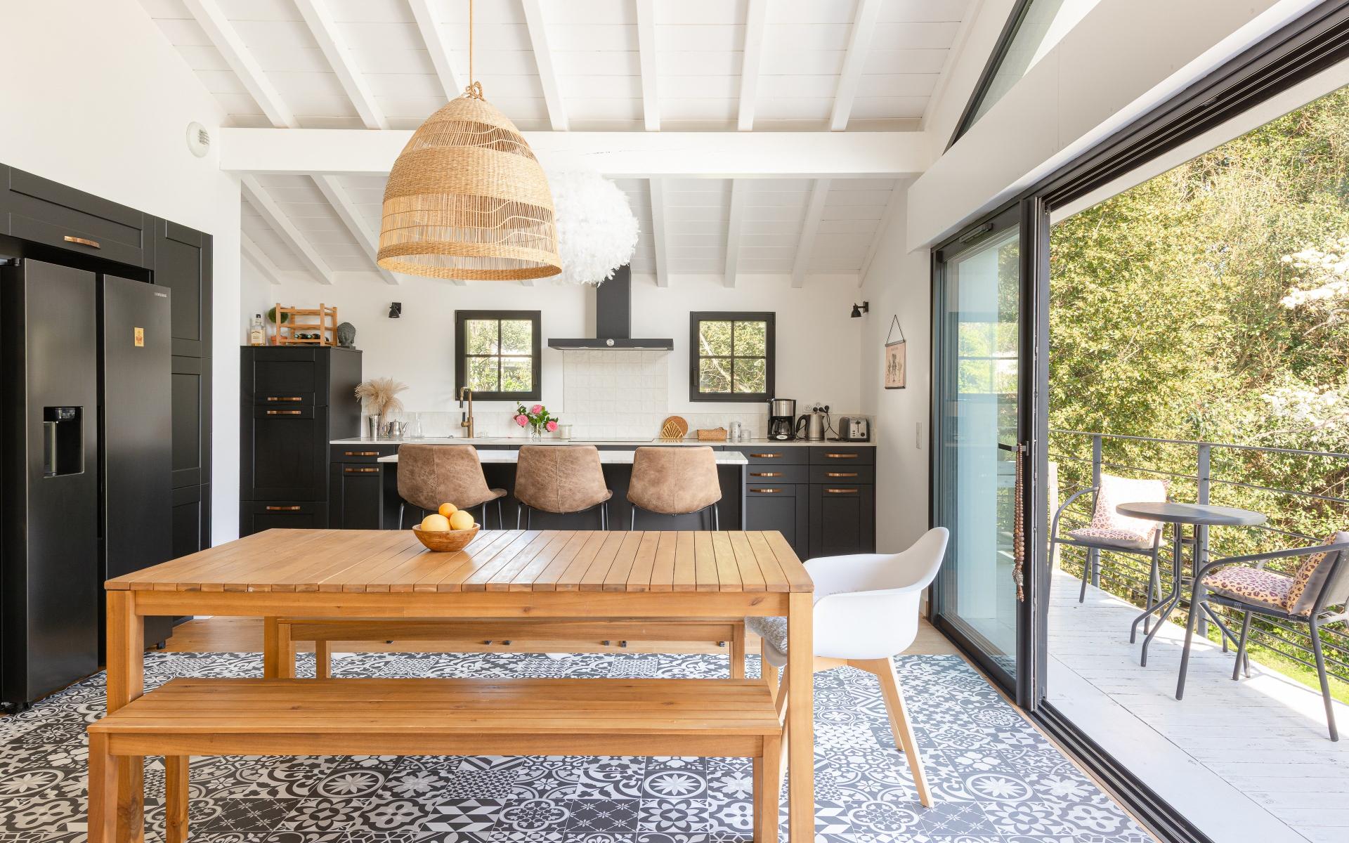 Photo 11 of the listing.