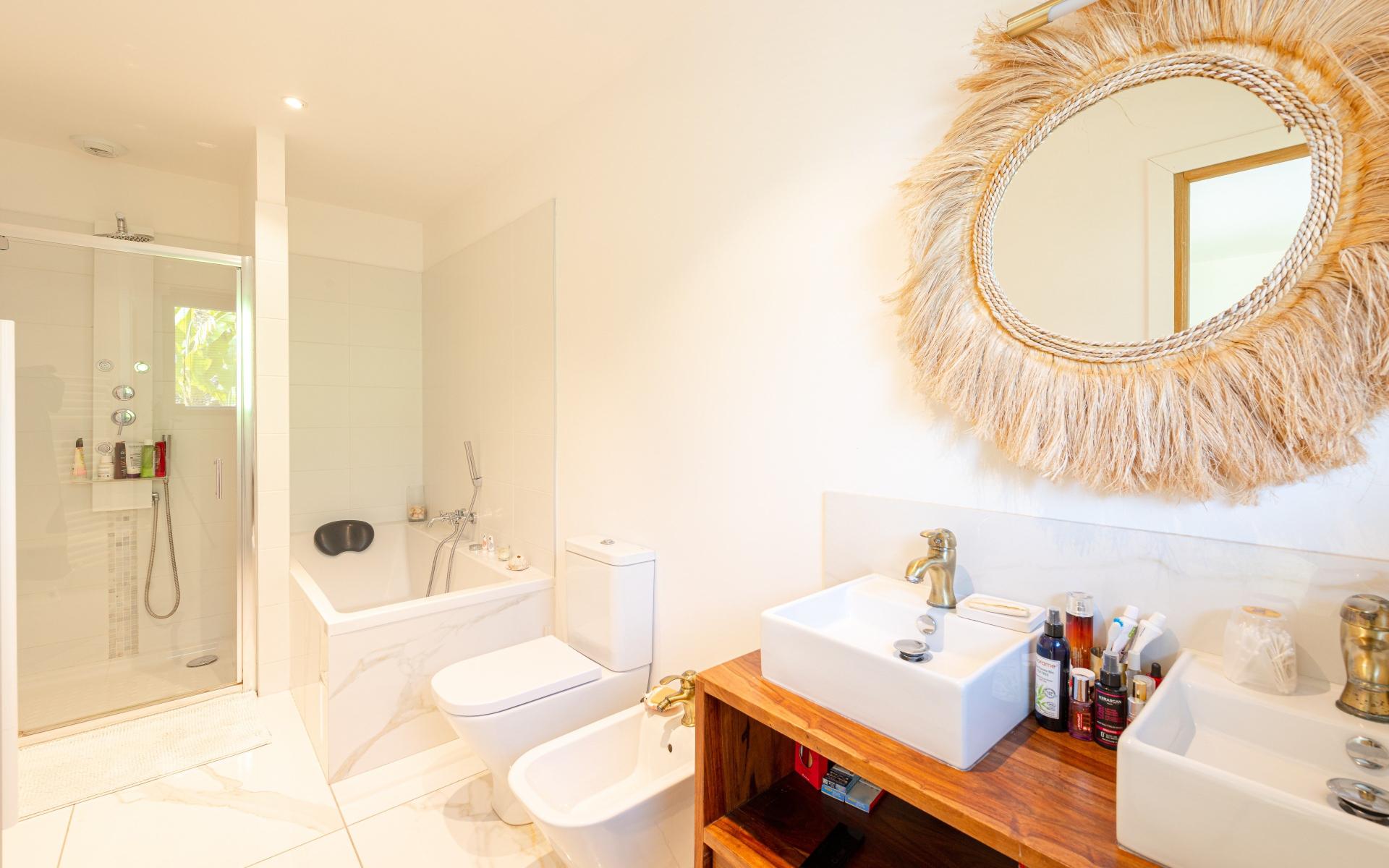 Photo 15 of the listing.