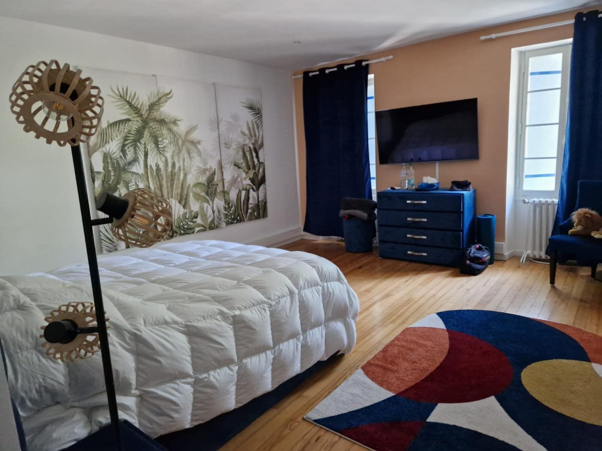 Photo 2 of the listing.