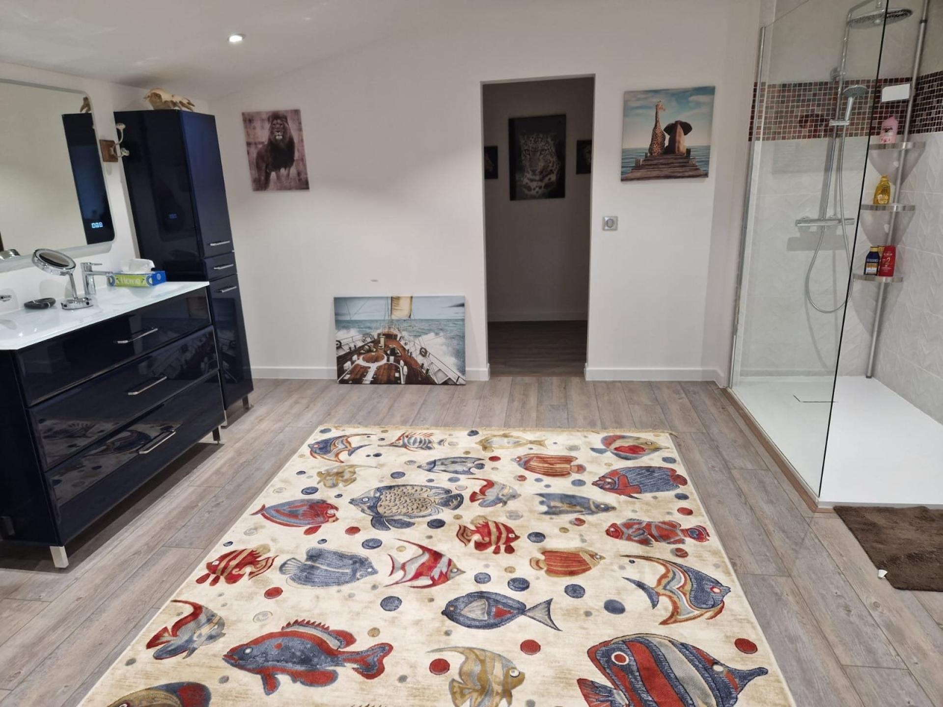 Photo 4 of the listing.