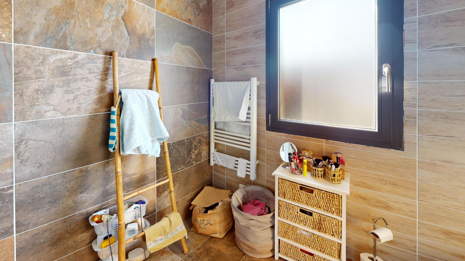 Photo 8 of the listing.