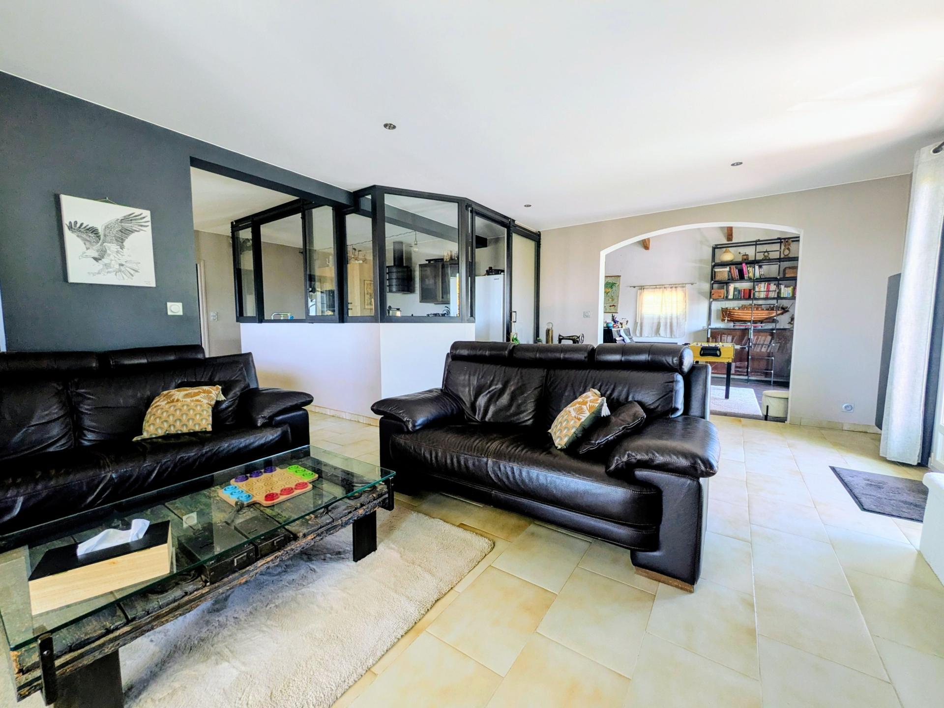 Photo 7 of the listing.