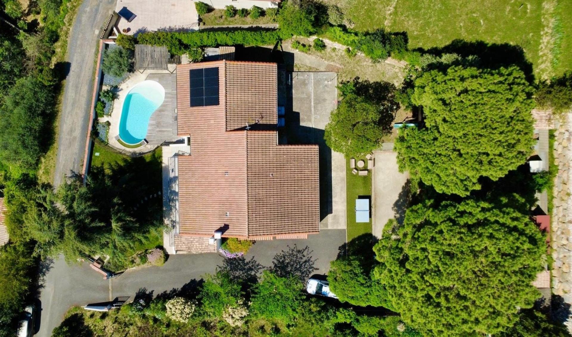 Photo 16 of the listing.