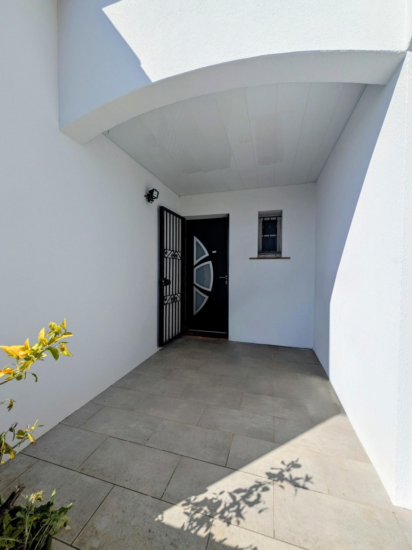 Photo 4 of the listing.