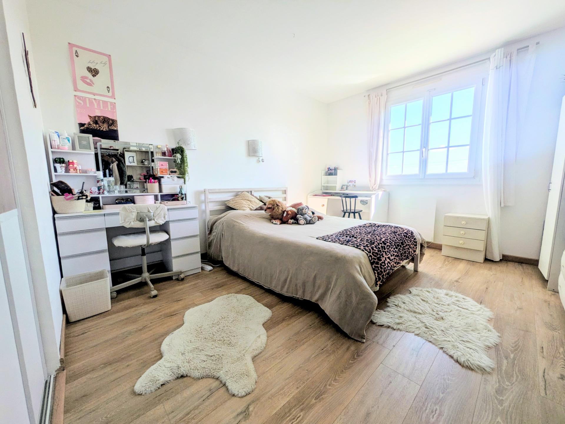 Photo 10 of the listing.