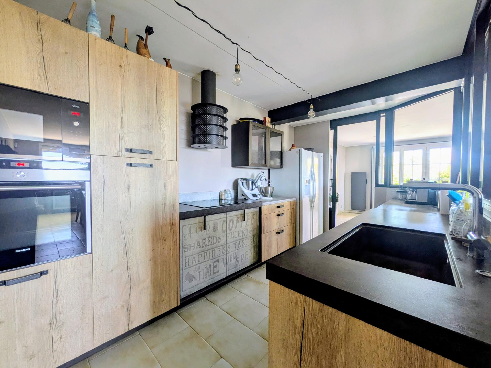 Photo 6 of the listing.