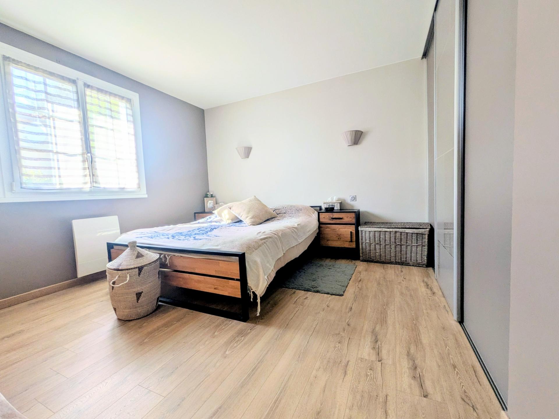 Photo 9 of the listing.