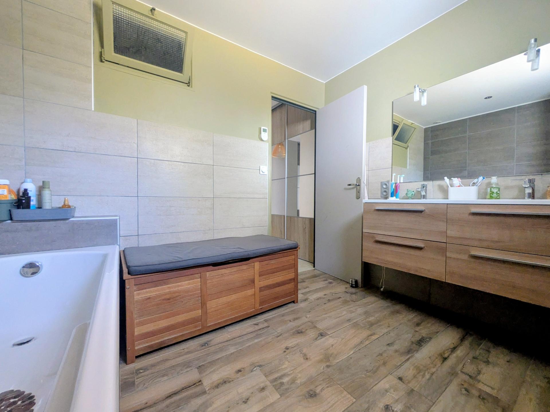 Photo 12 of the listing.