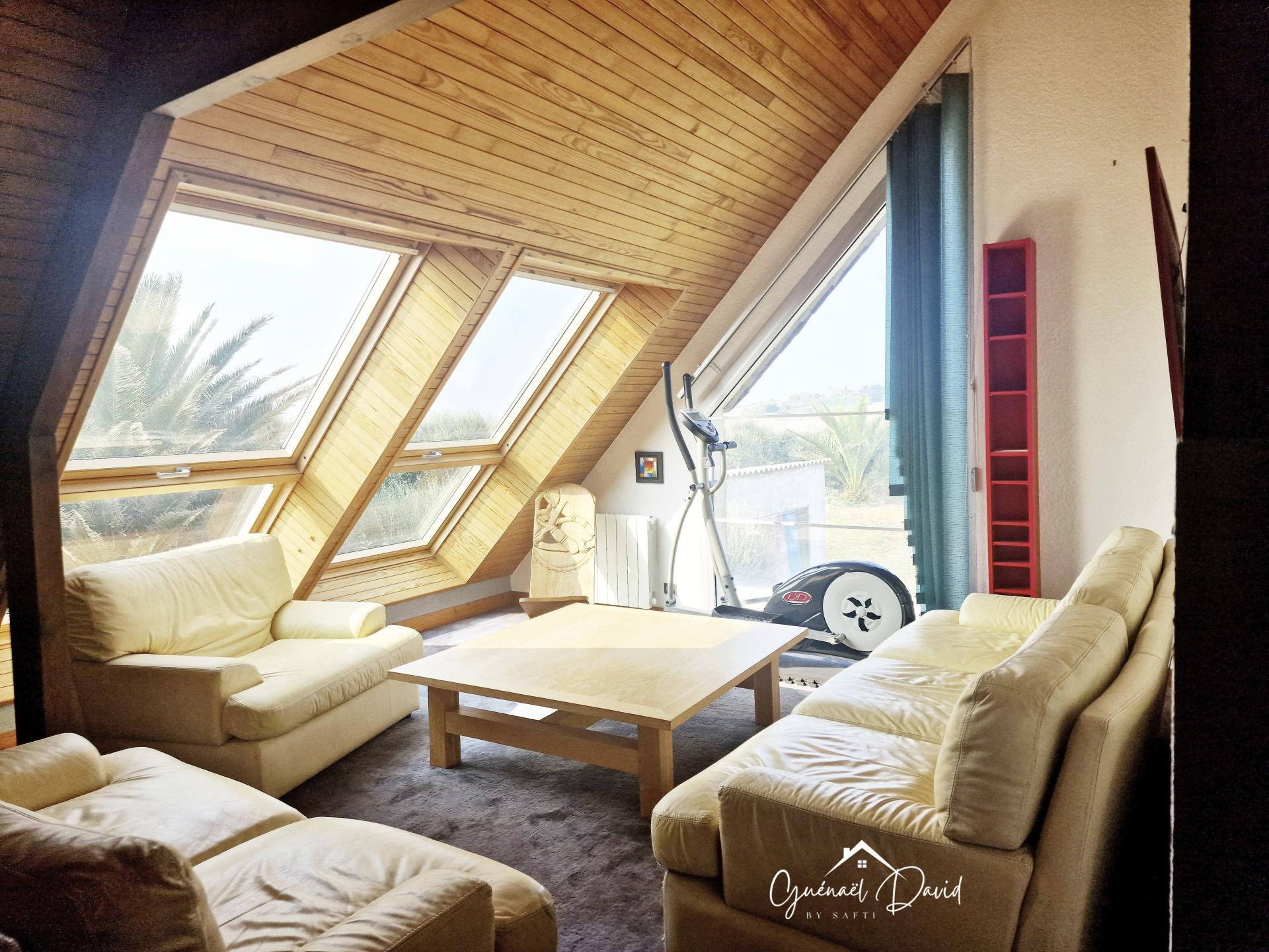 Photo 9 of the listing.