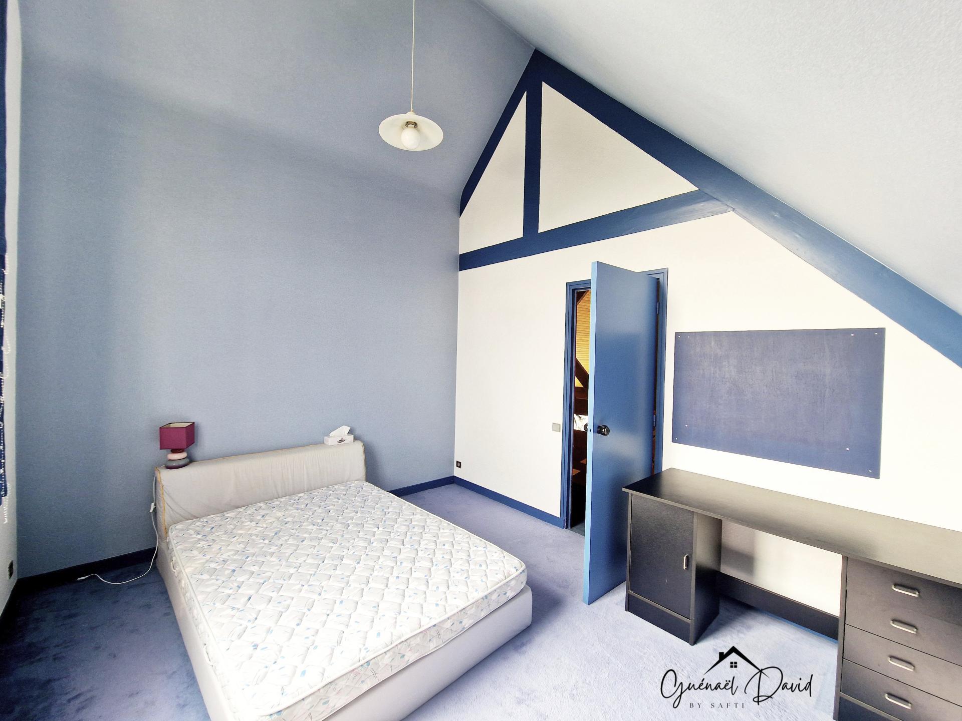 Photo 11 of the listing.