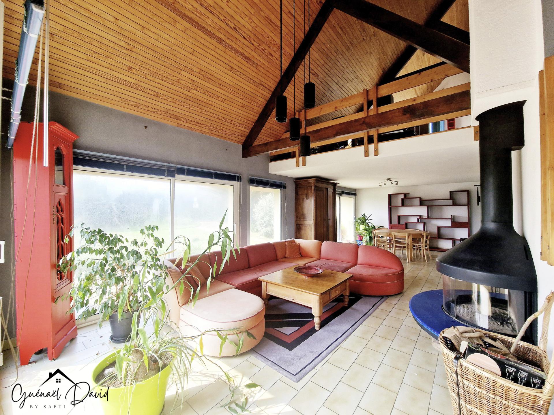 Photo 5 of the listing.