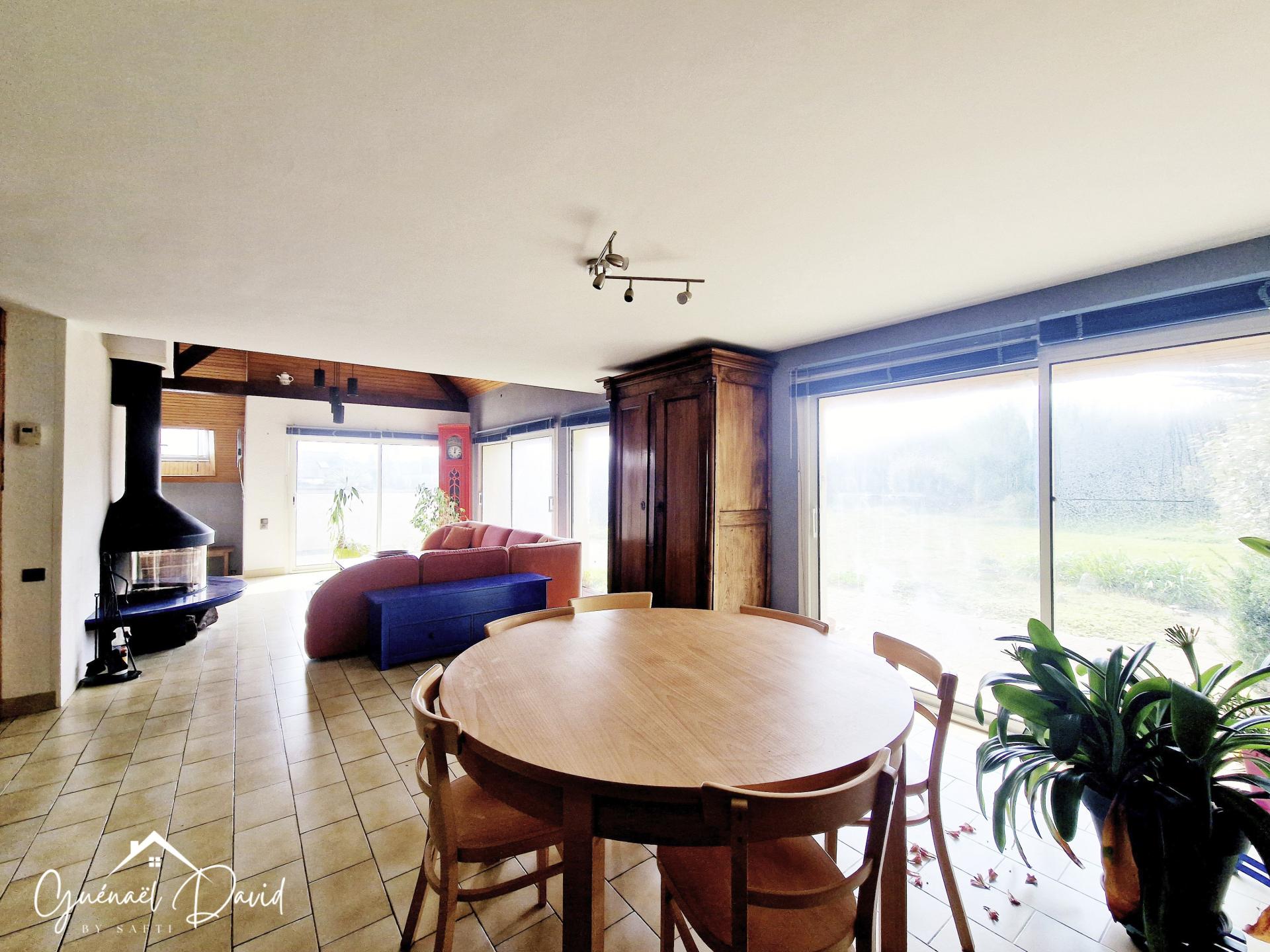 Photo 6 of the listing.