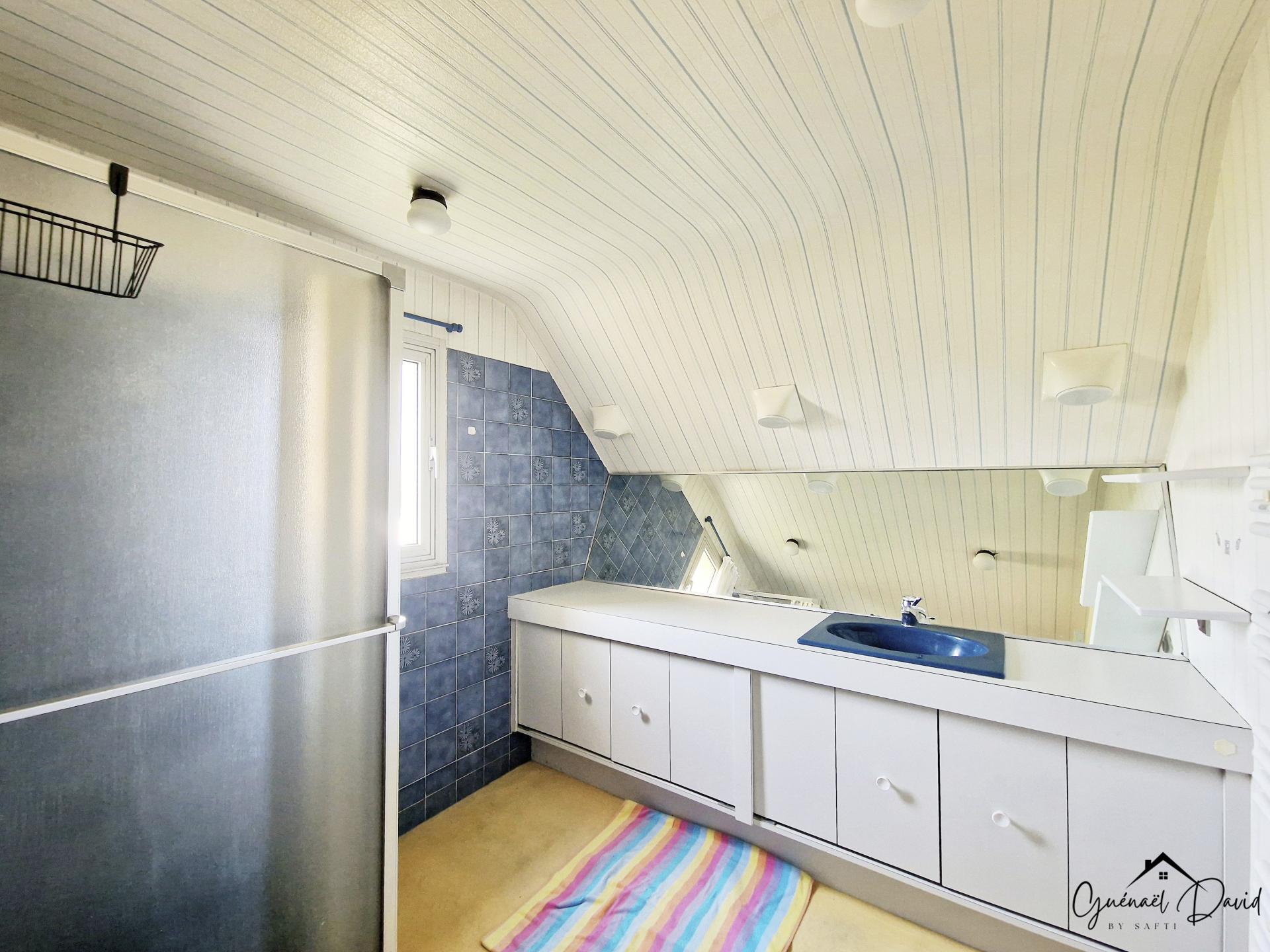 Photo 13 of the listing.