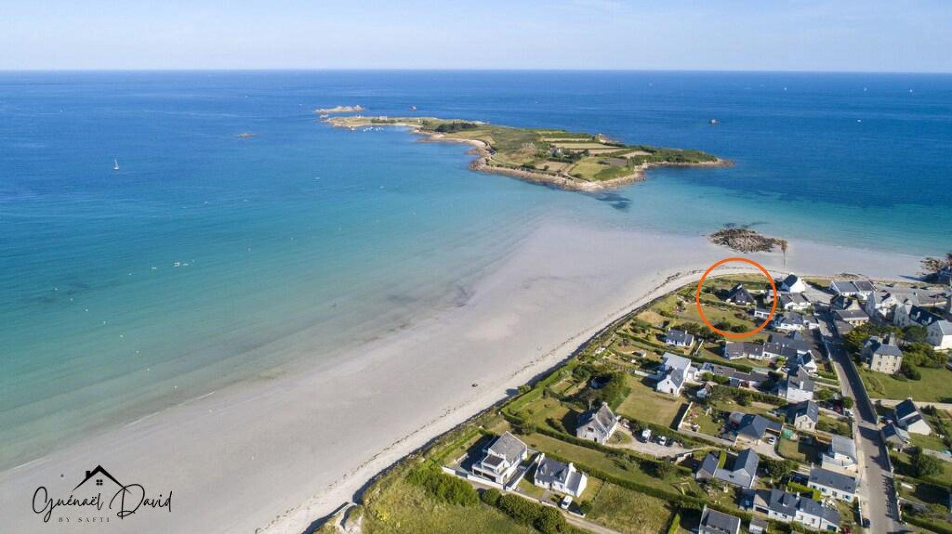 Photo 2 of the listing.